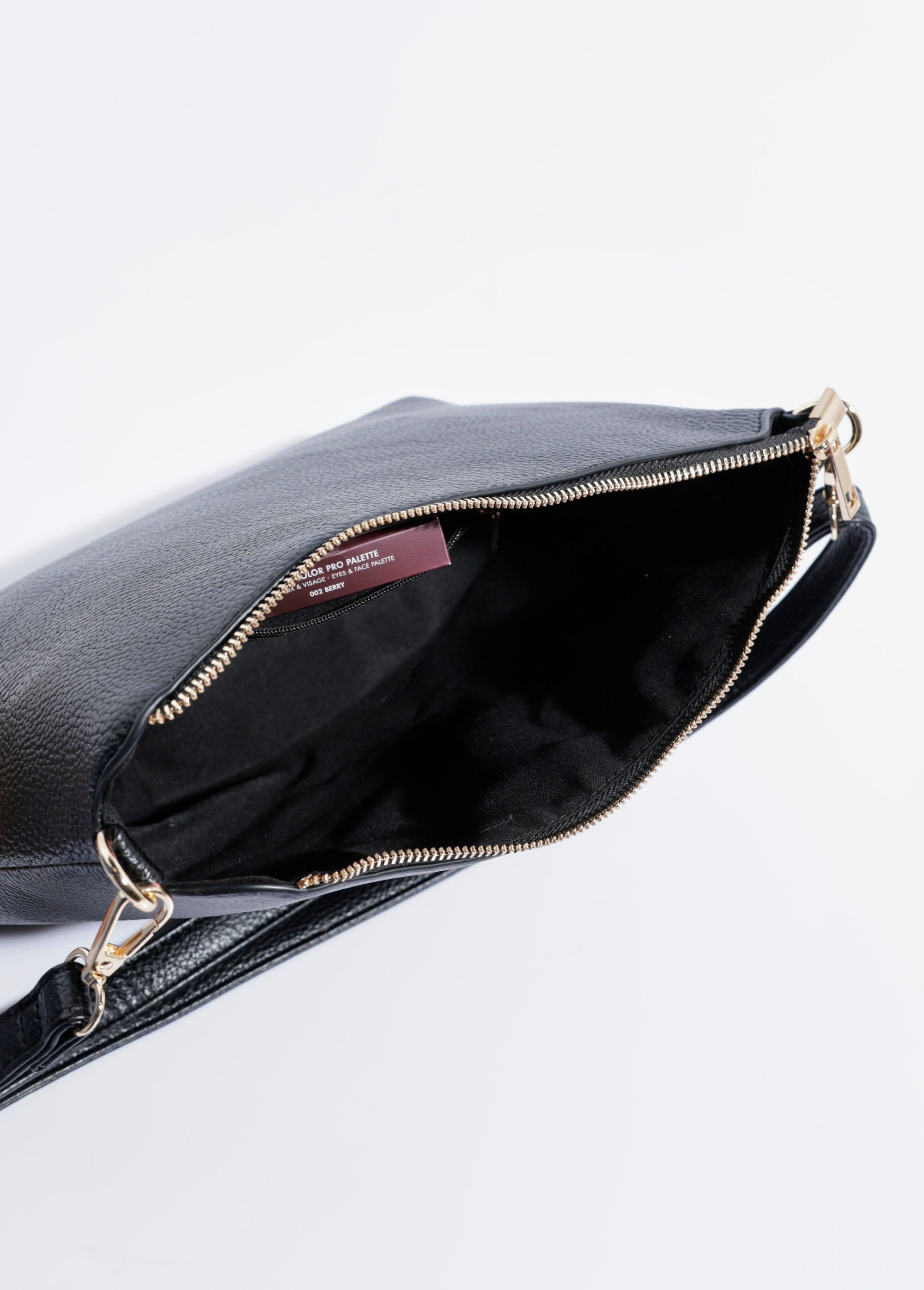 Bolso_de_mano_con_correa_de_hombro_ajustable_Negro_DE2_slim