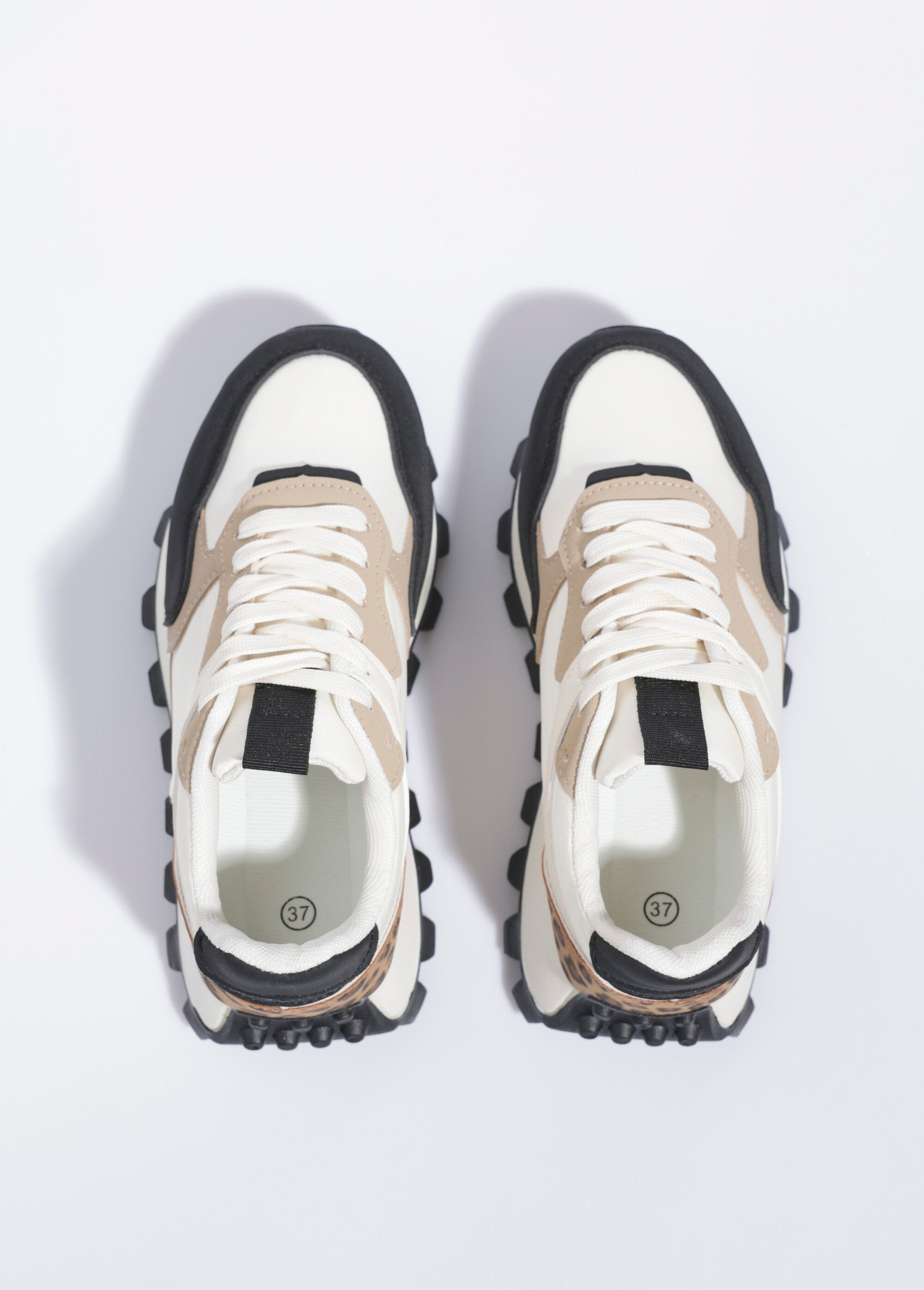 Baskets_multimatières_à_semelle_crantée_Leopard_OV1_slim