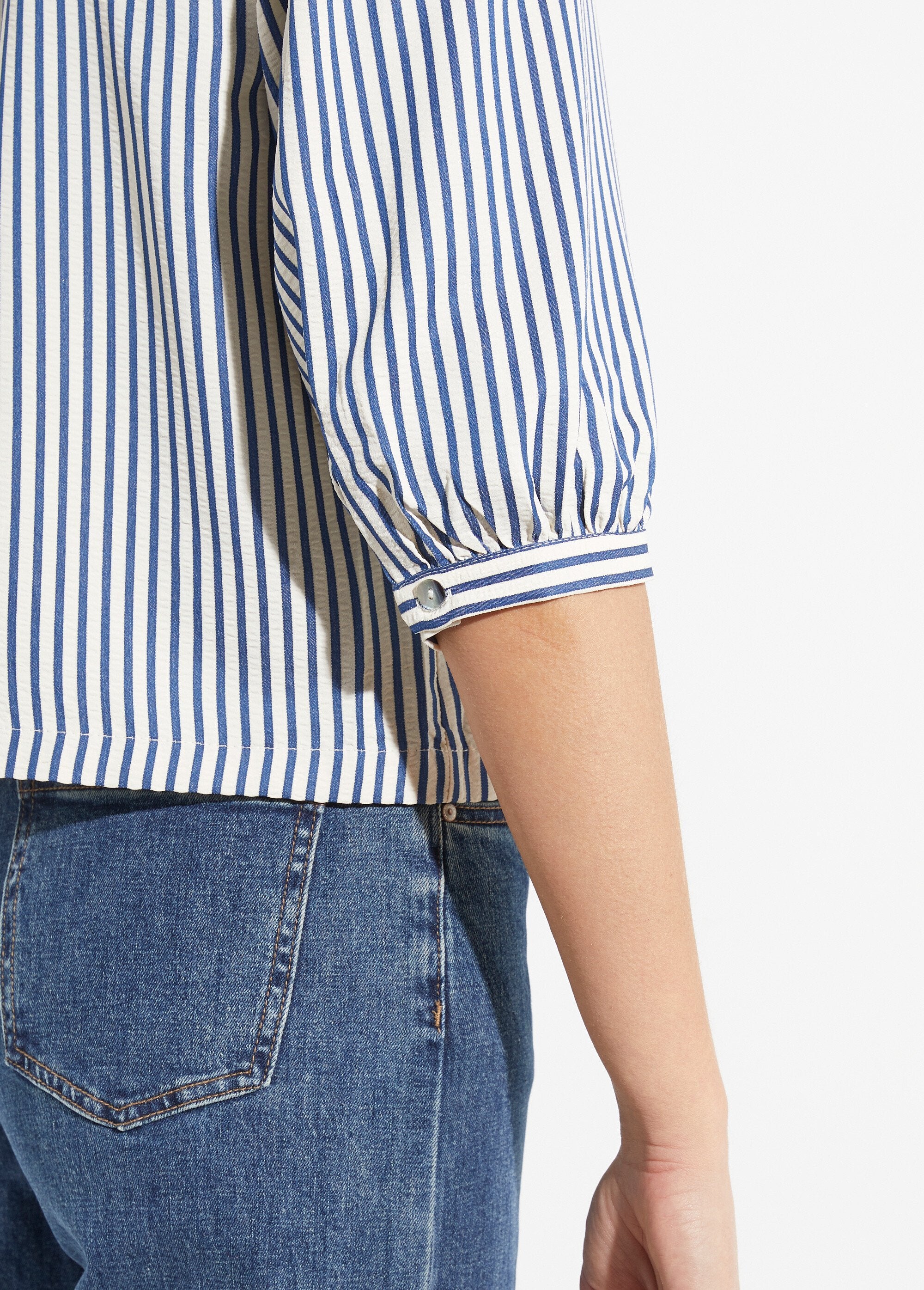 Blusa_de_manga_3/4_con_lazos_elegantes_Azul_y_crudo_DE1_slim