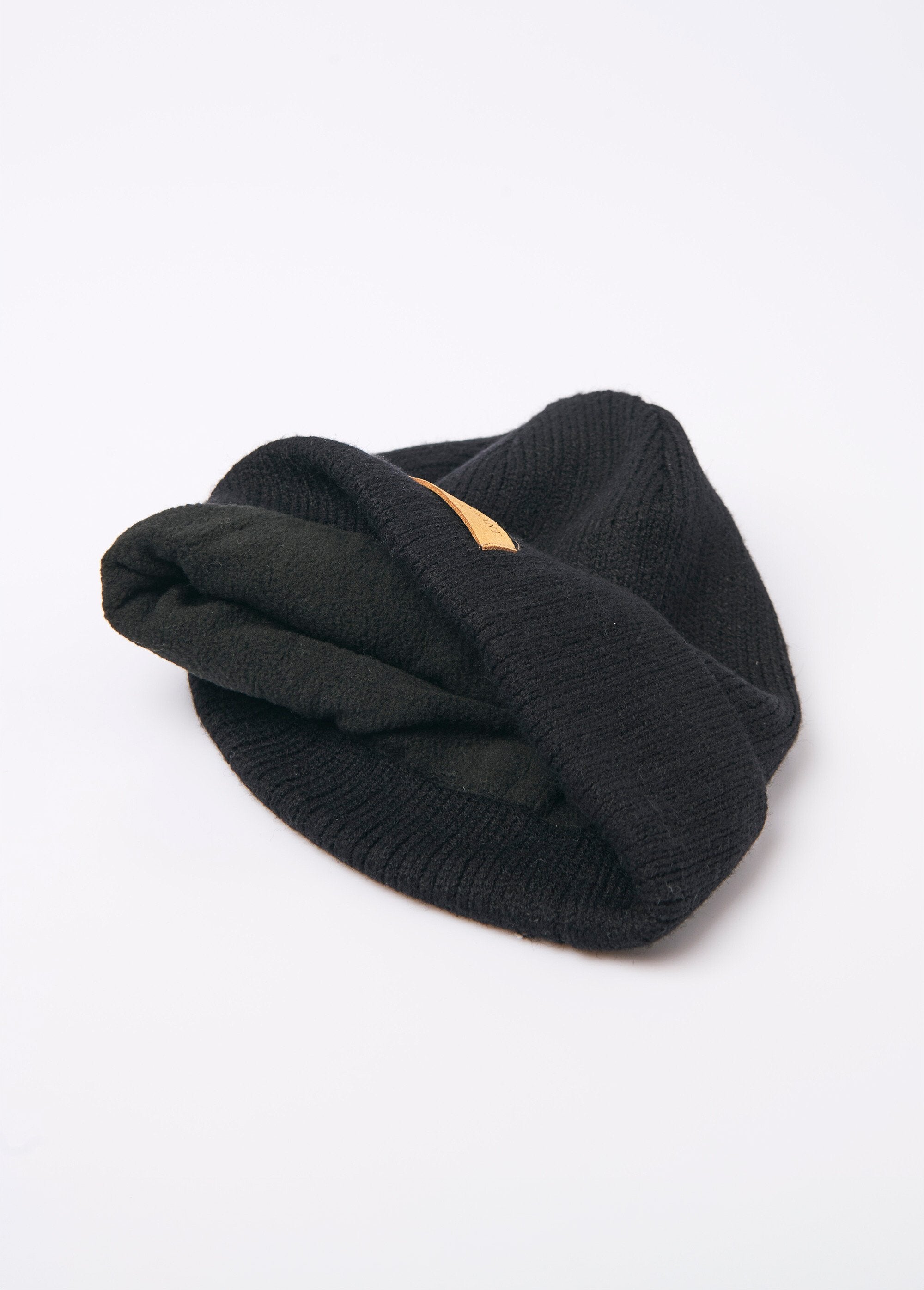 Gorro_de_punto_cálido_con_forro_polar_Negro_DE1_slim