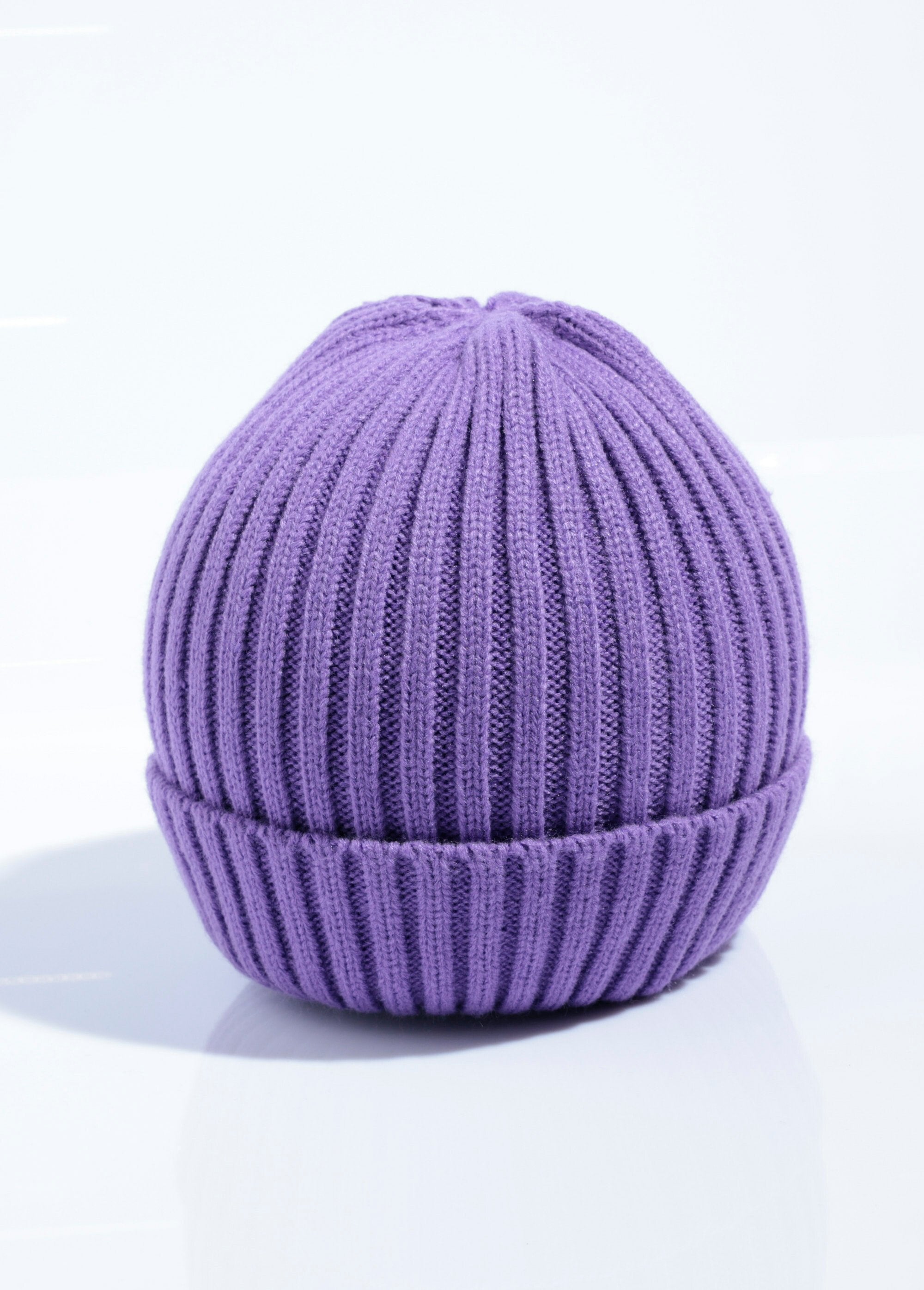 Gorro_de_punto_acanalado_con_puño_Púrpura_FA2_slim