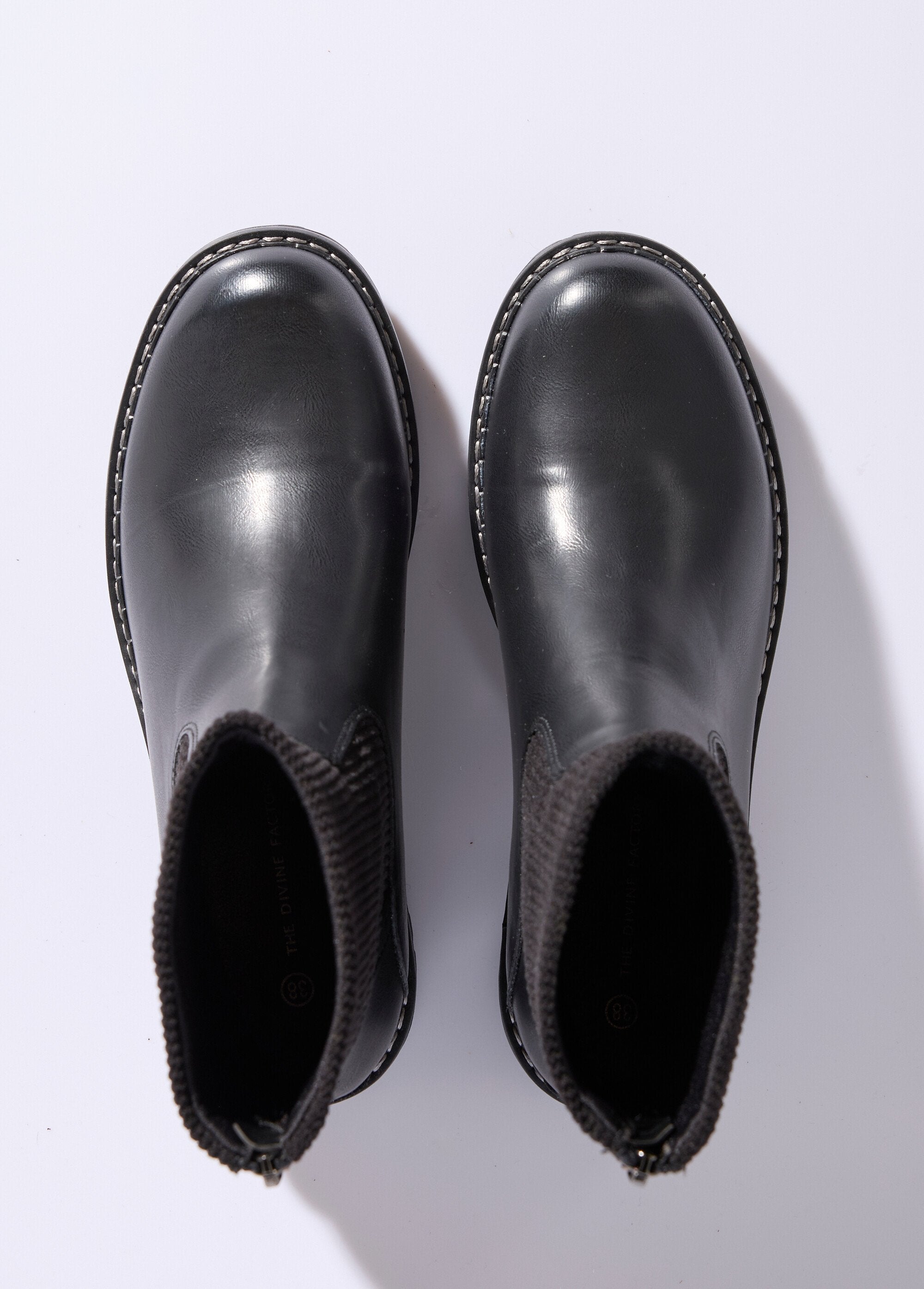 Botas_Camargue_con_inserción_de_terciopelo_Negro_OV1_slim