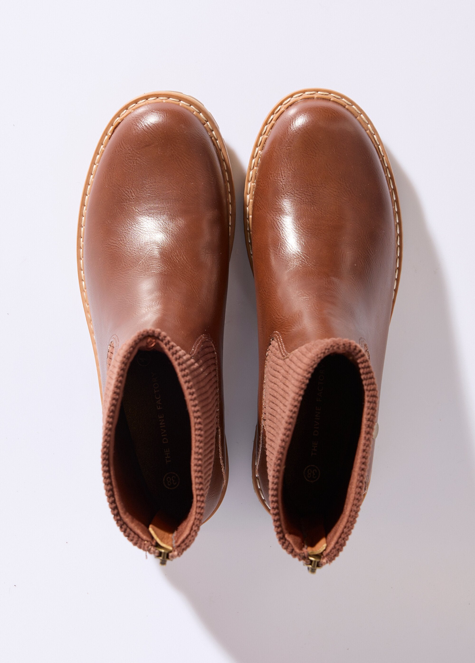 Botas_Camargue_con_inserción_de_terciopelo_camello_OV1_slim