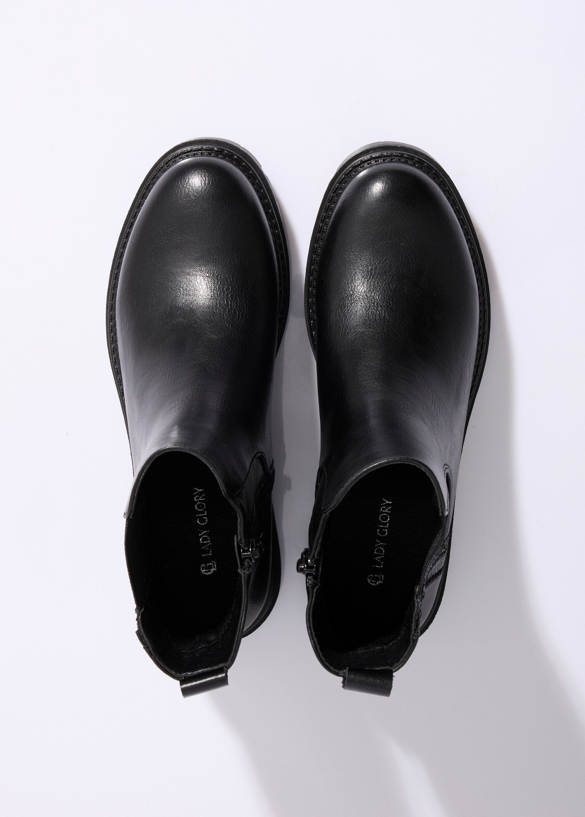 Botas_Chelsea_con_muescas_y_detalles_de_material_Negro_OV1_slim