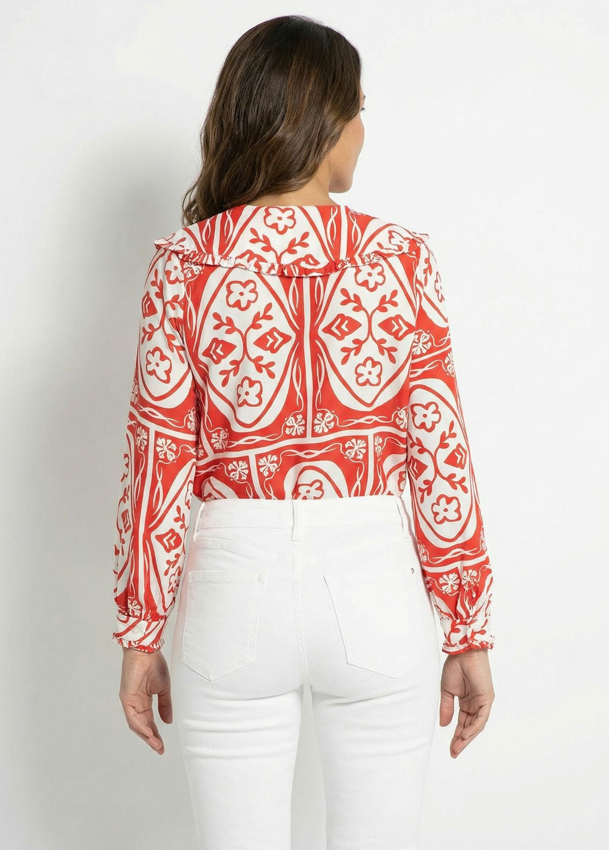 Blusa_con_cuello_Peter_Pan,_estampado_elegante_Estampados_rojos_DO1_slim