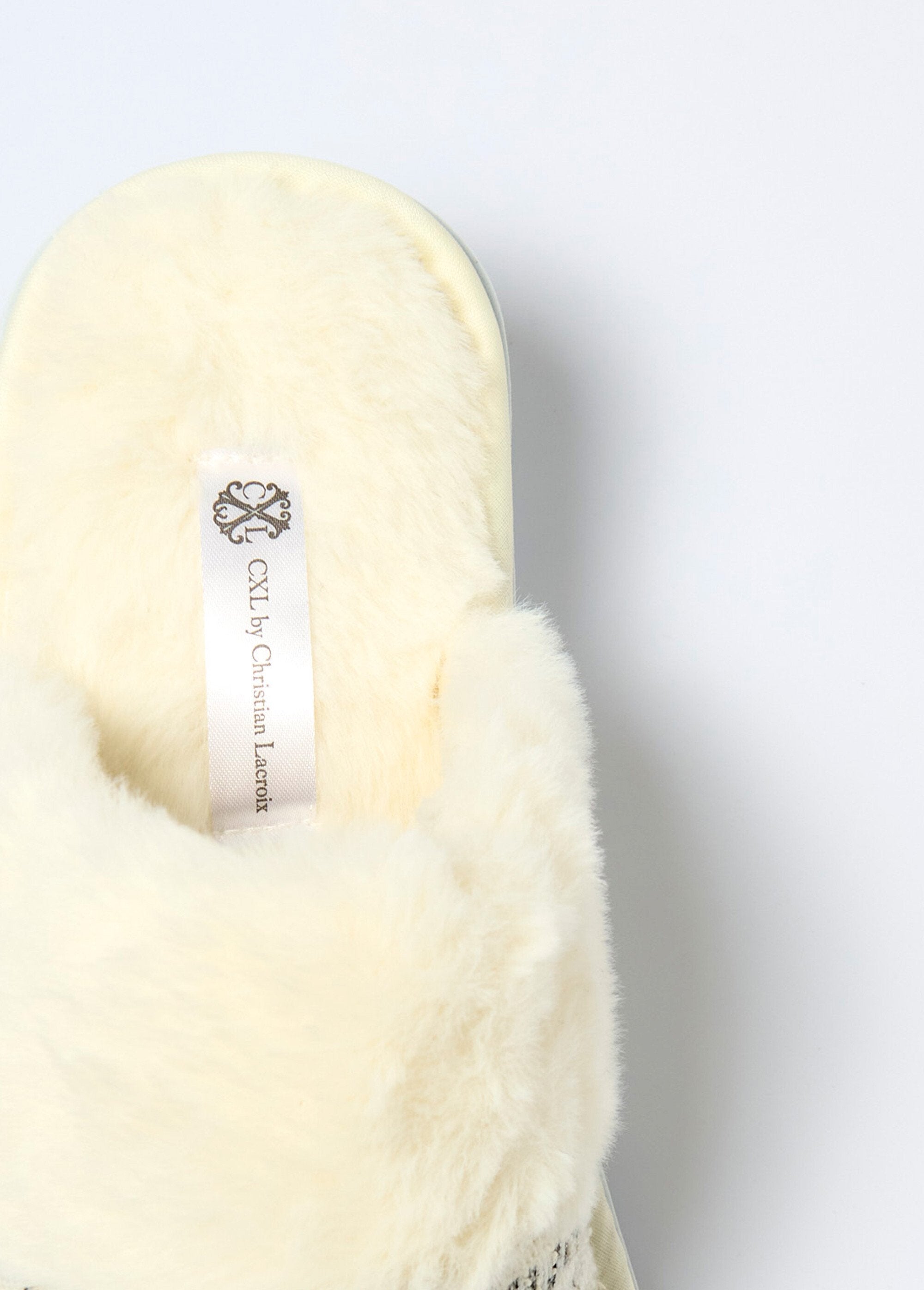 Zapatillas_tipo_mule_con_ribete_de_piel_Beige_DE1_slim