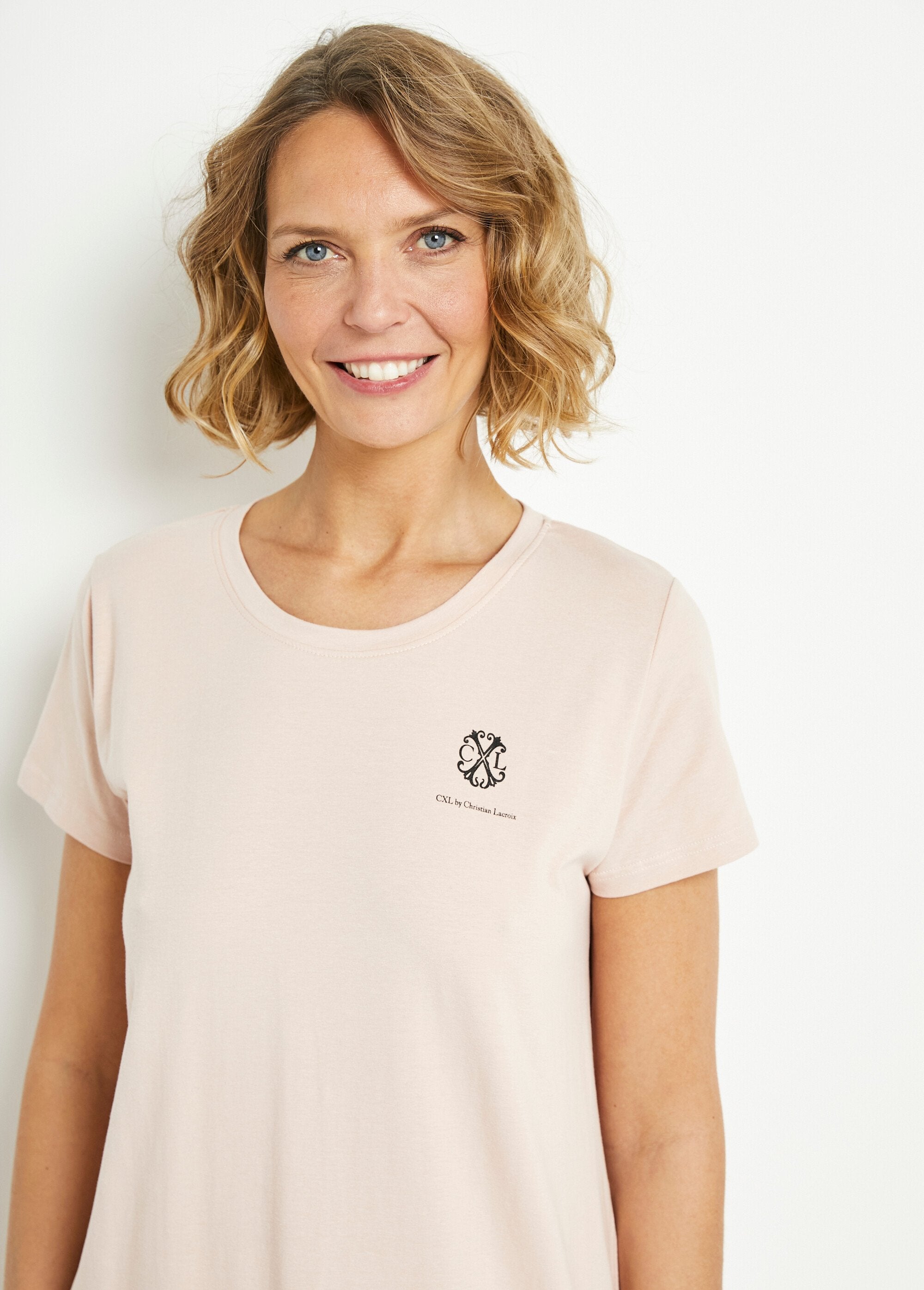 Camisón_de_manga_corta_y_encaje_Rosa_DE1_slim