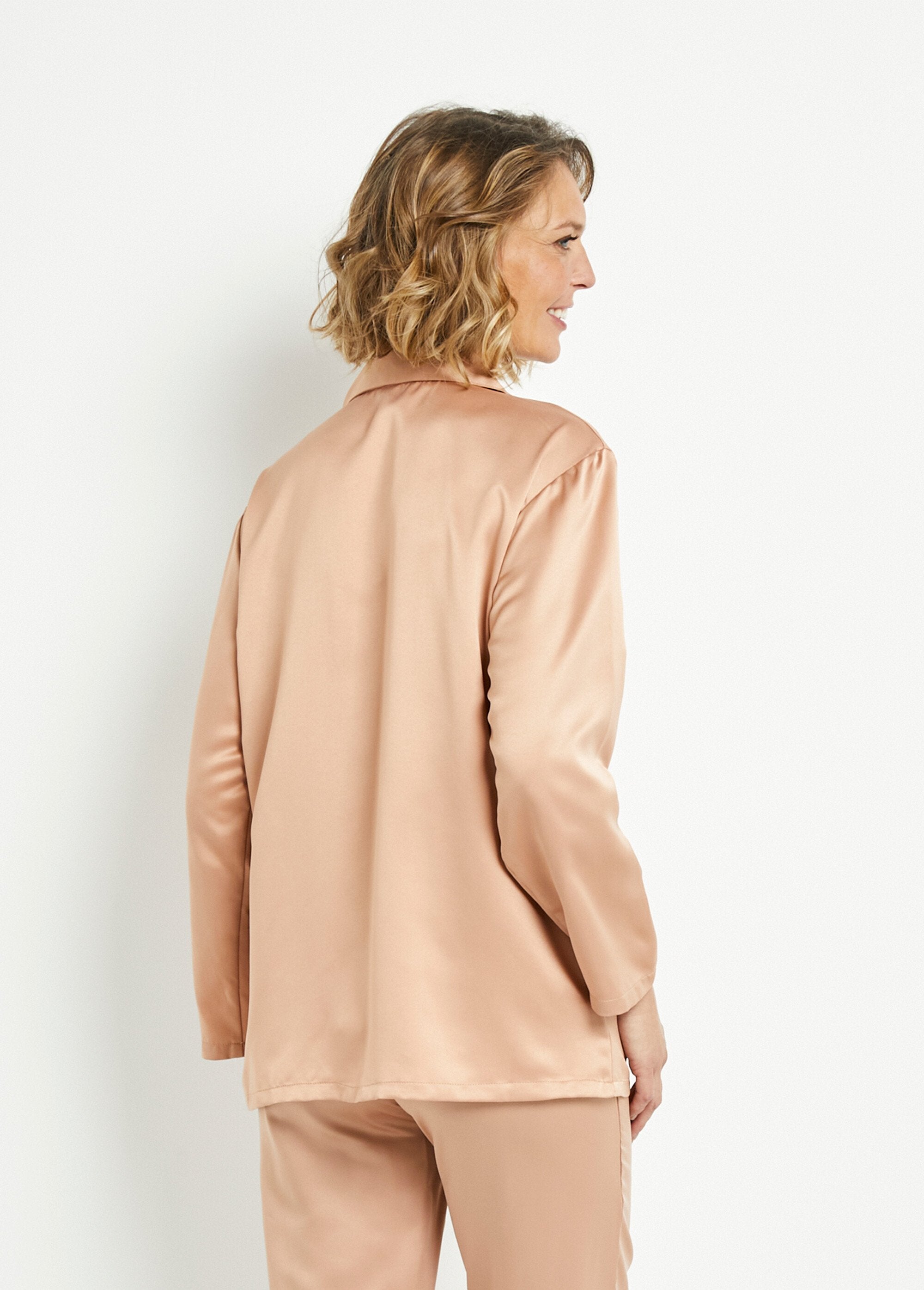 Chaqueta_de_pijama_de_satén_elegante_Beige_DO1_slim