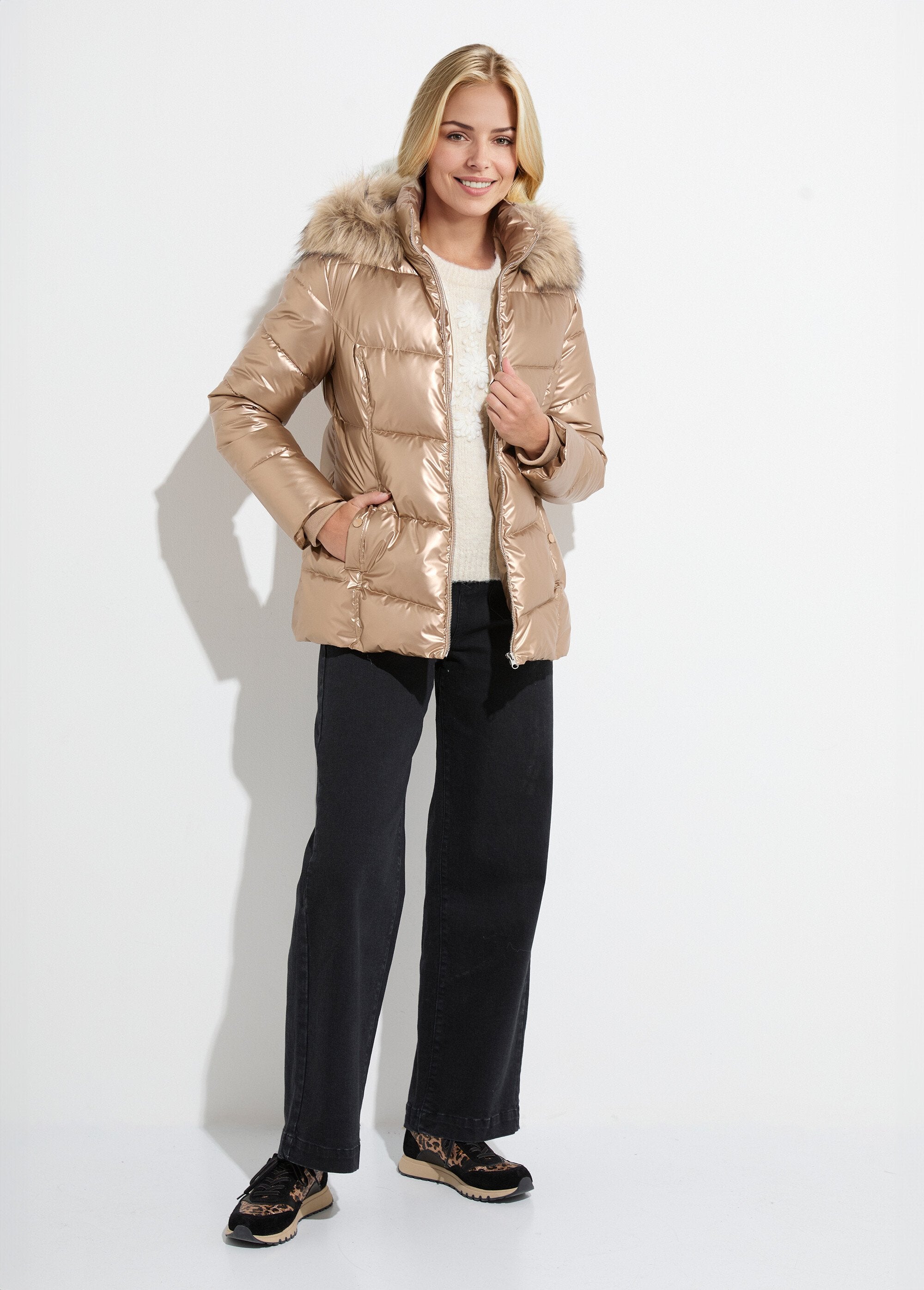 Chaqueta_corta_acolchada_con_capucha_con_efecto_metalizado_Dorado_SF1_slim