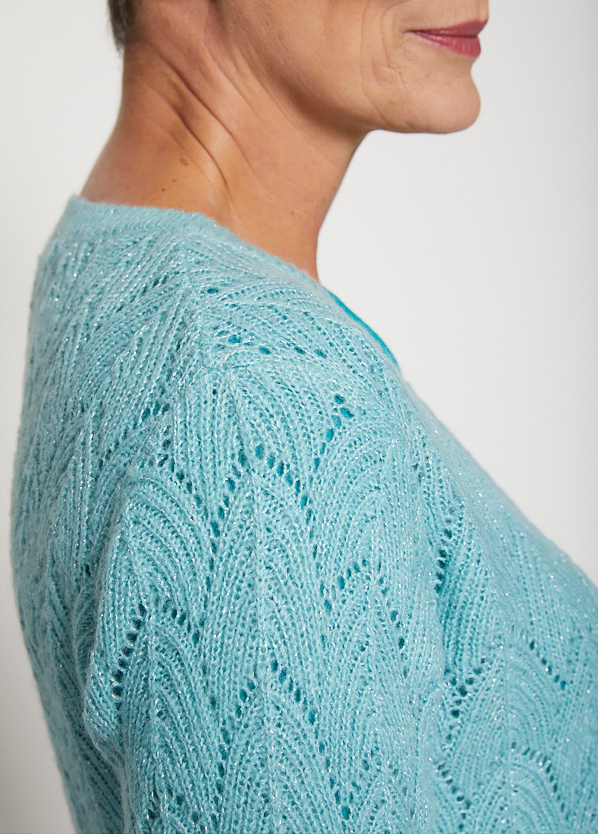 Chaleco_abotonado_con_fibras_recicladas_Agua_DE3_slim