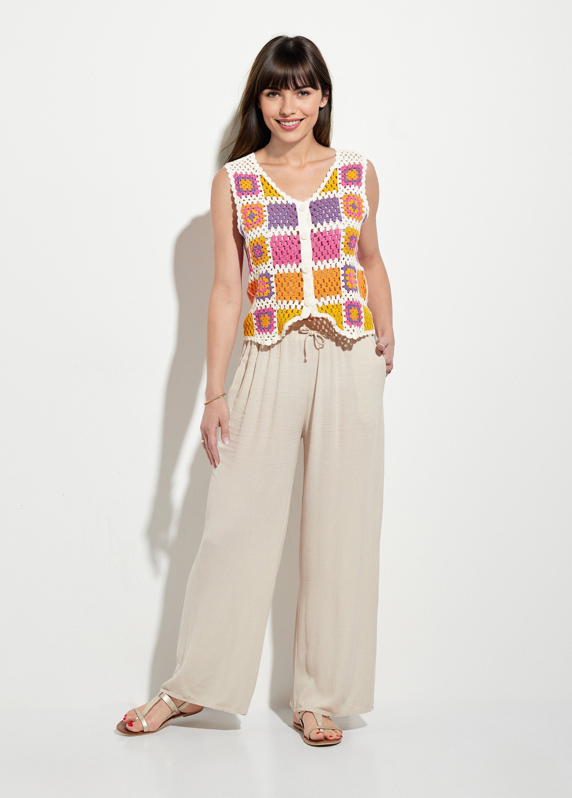 Cárdigan_de_crochet_sin_mangas_con_cuello_en_V_rosa_y_morado_SF1_slim