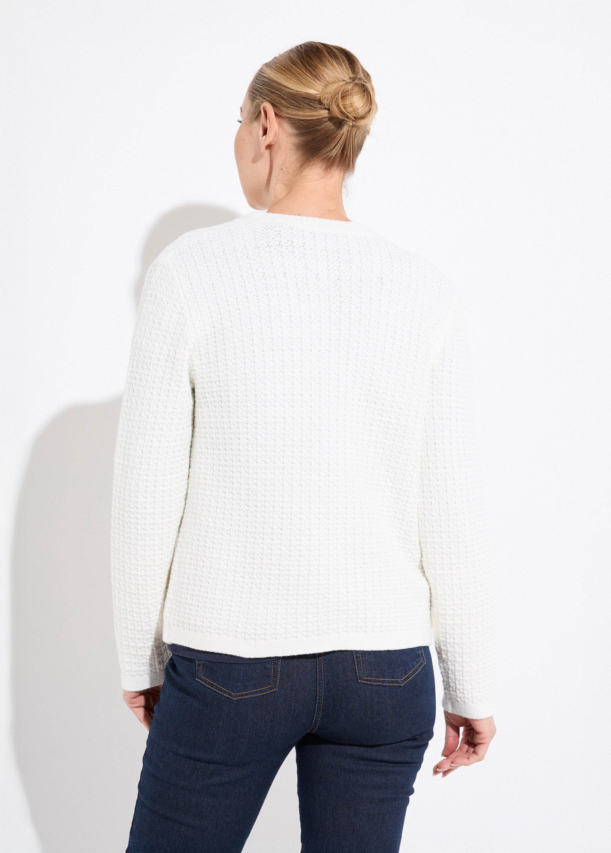 Chaqueta_chaleco_corta_abotonada_en_punto_efecto_tweed_Crudo_DO1_slim