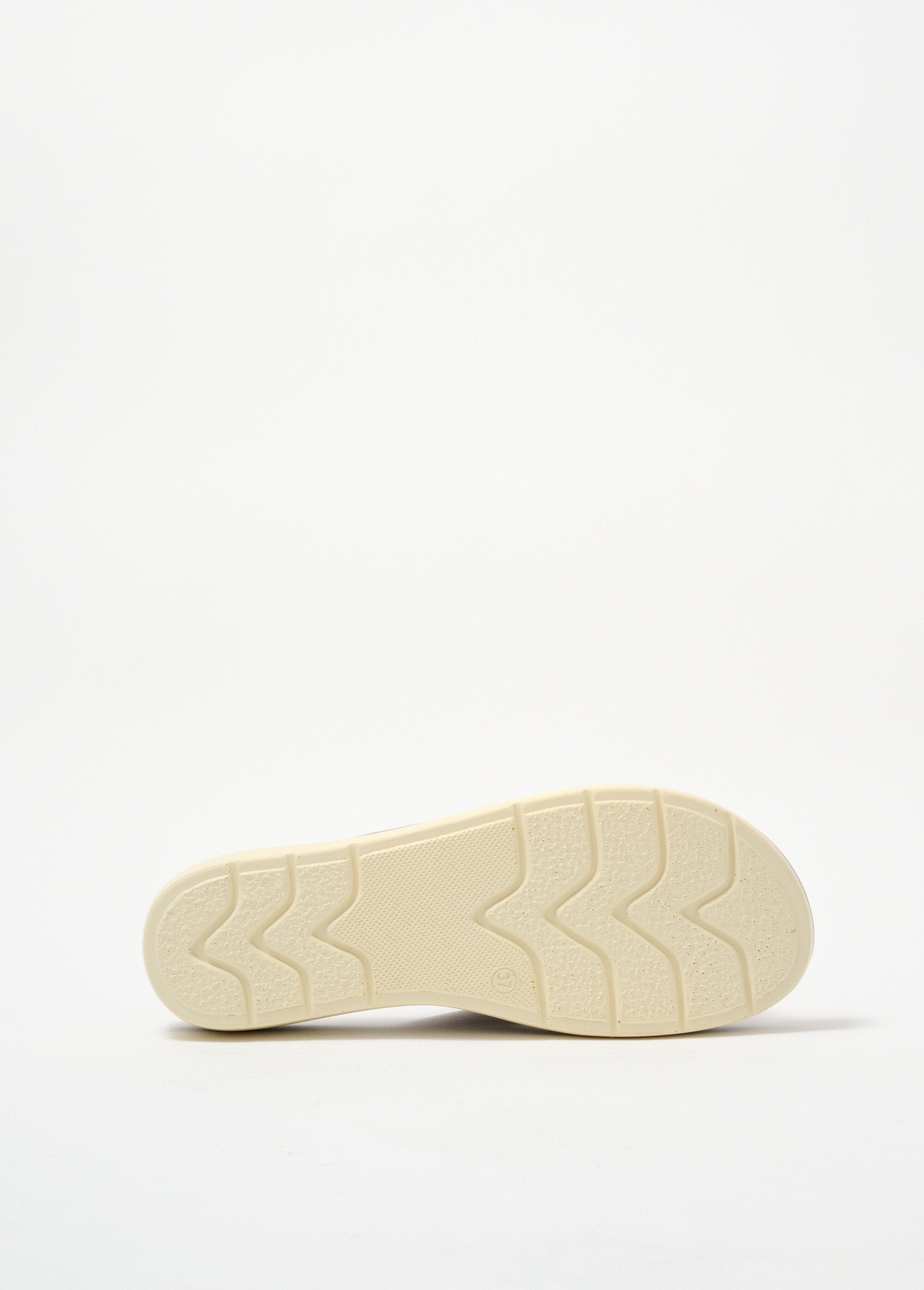 Mules_perforados,_suela_de_cuña_Gris_UN1_slim