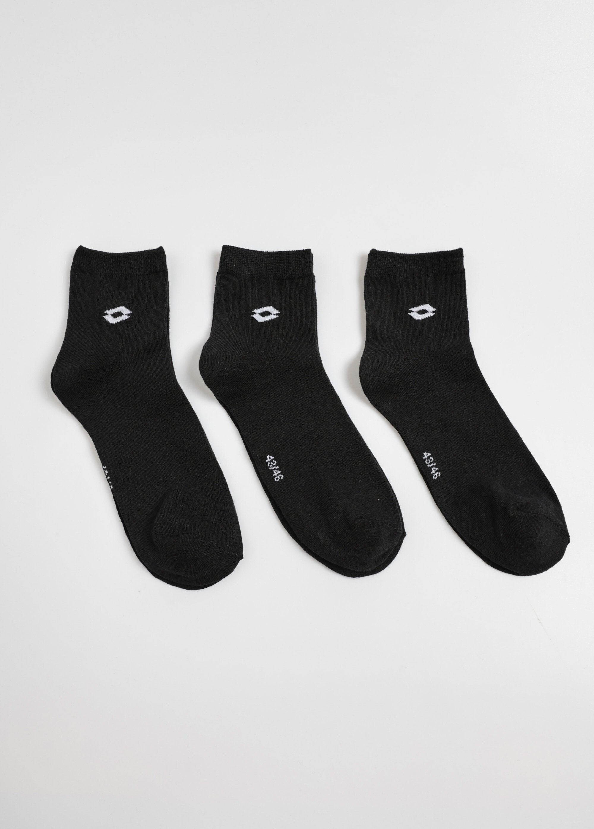 Pack_de_3_calcetines_pequeños_con_logo_Negro_DE1_slim