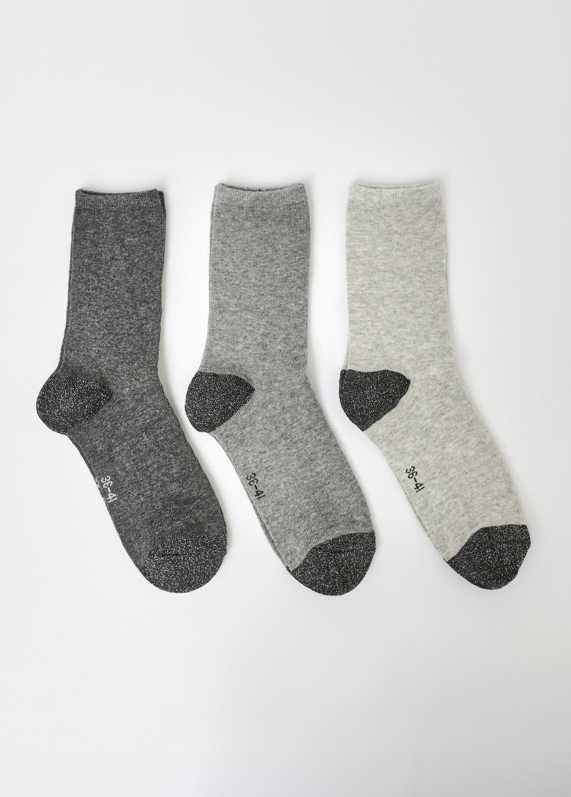 Paquete_de_3_calcetines_elegantes_para_la_puntera_y_el_talón._Gris_DE1_slim