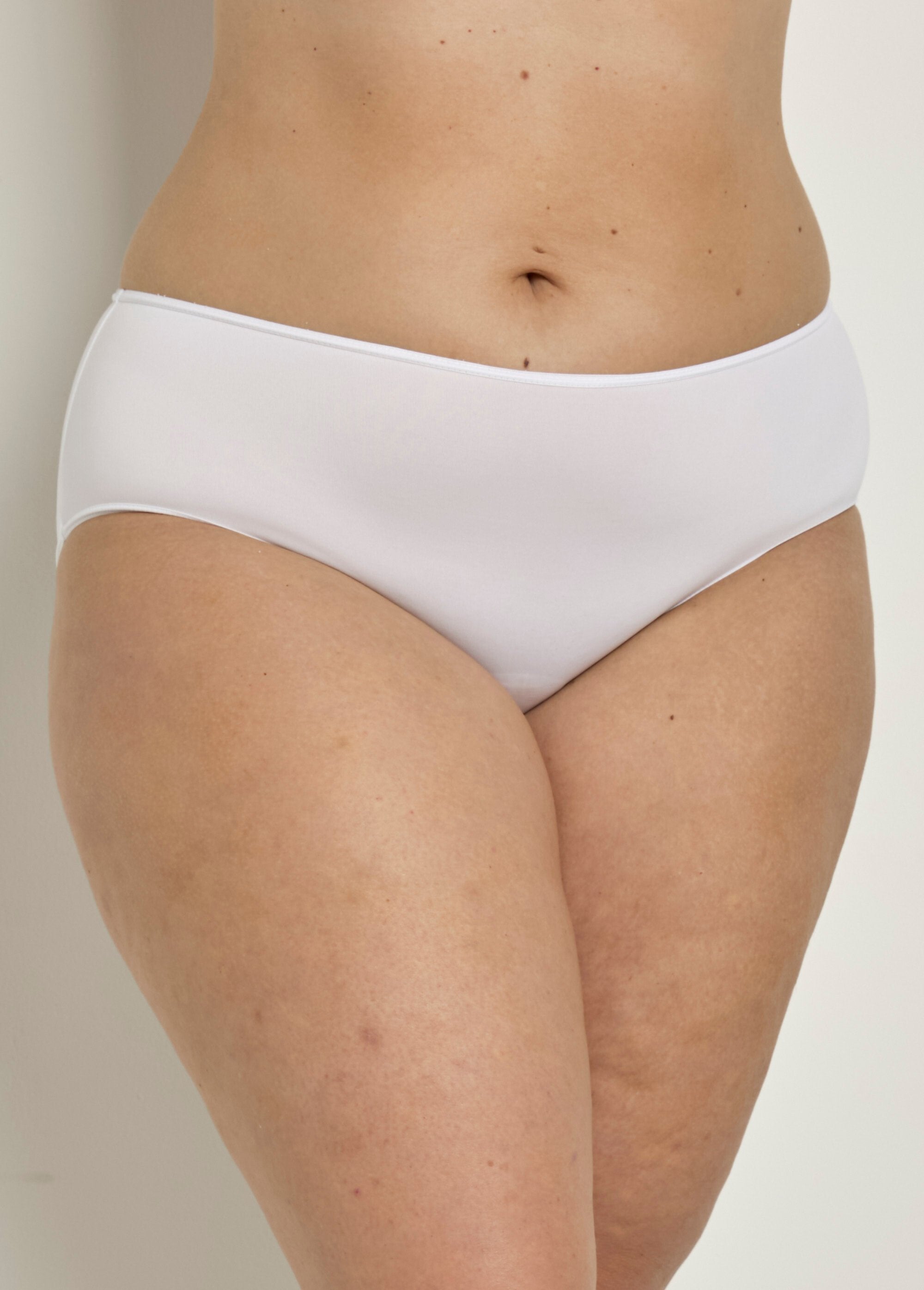 Braguitas_básicas_suaves_Blanco,_Blanca_FA1_curvy