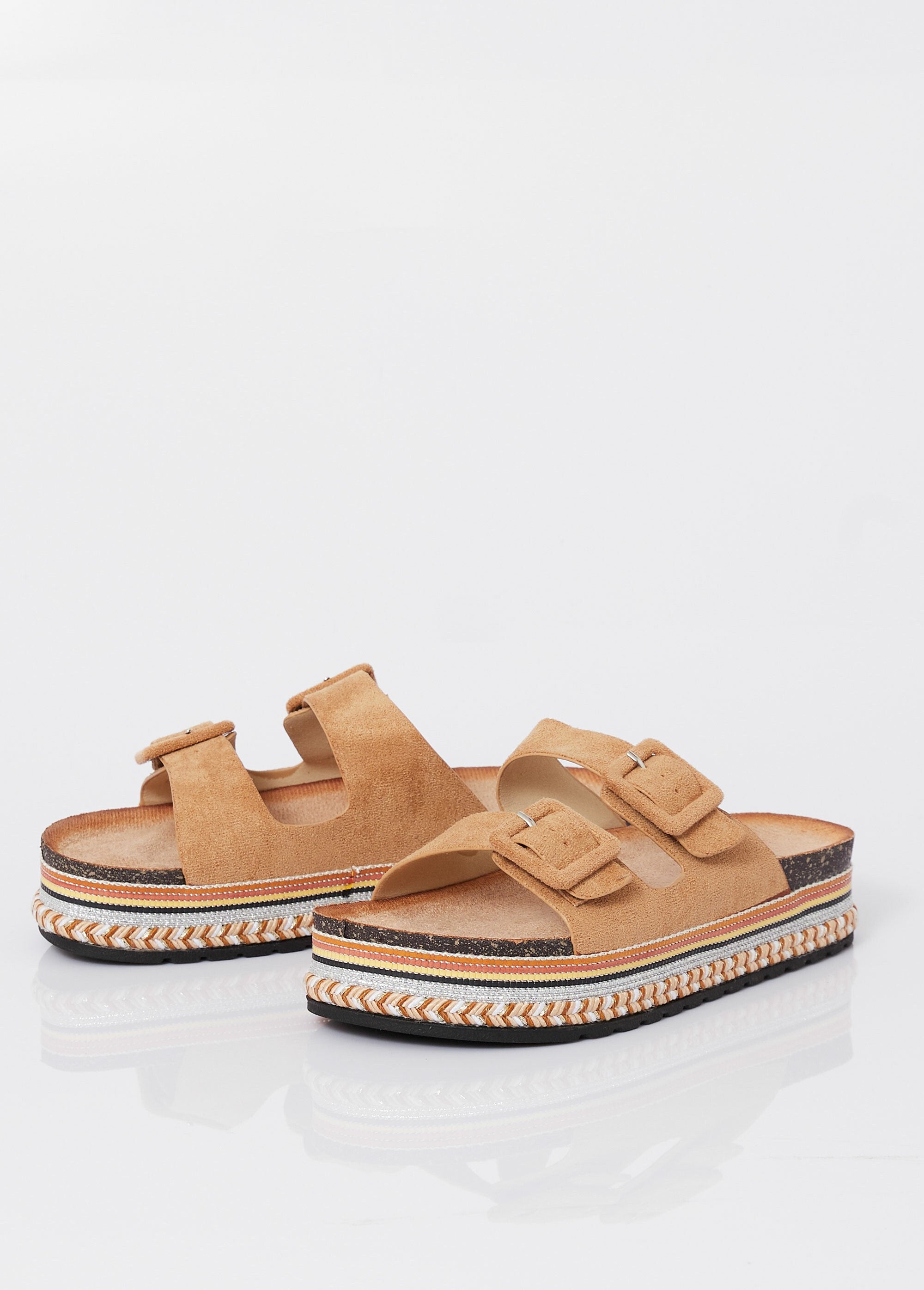 Mules_de_cuña_elegantes_con_hebillas_Camello_DE1_slim