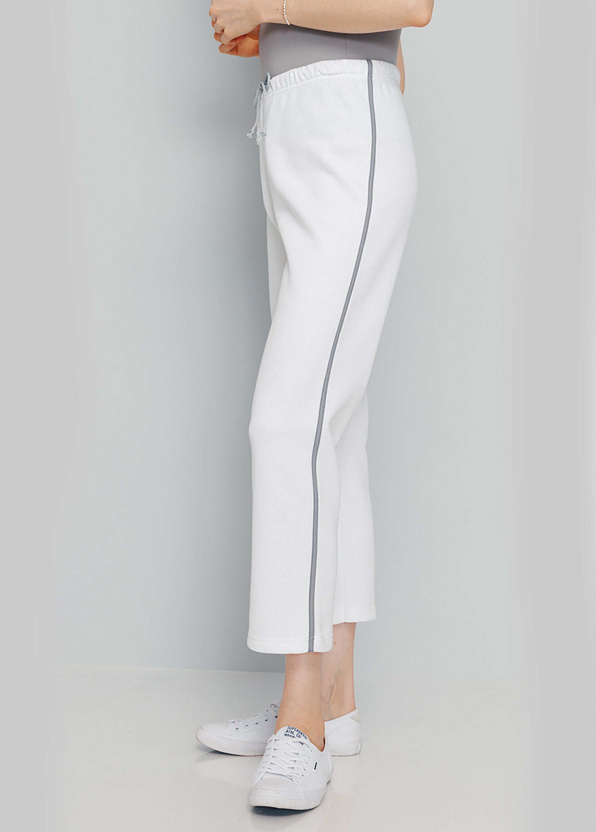 Pantalones_cortos_de_estar_por_casa_con_cinturilla_elástica_y_forro_polar._Blanco,_Blanca_DR1_slim
