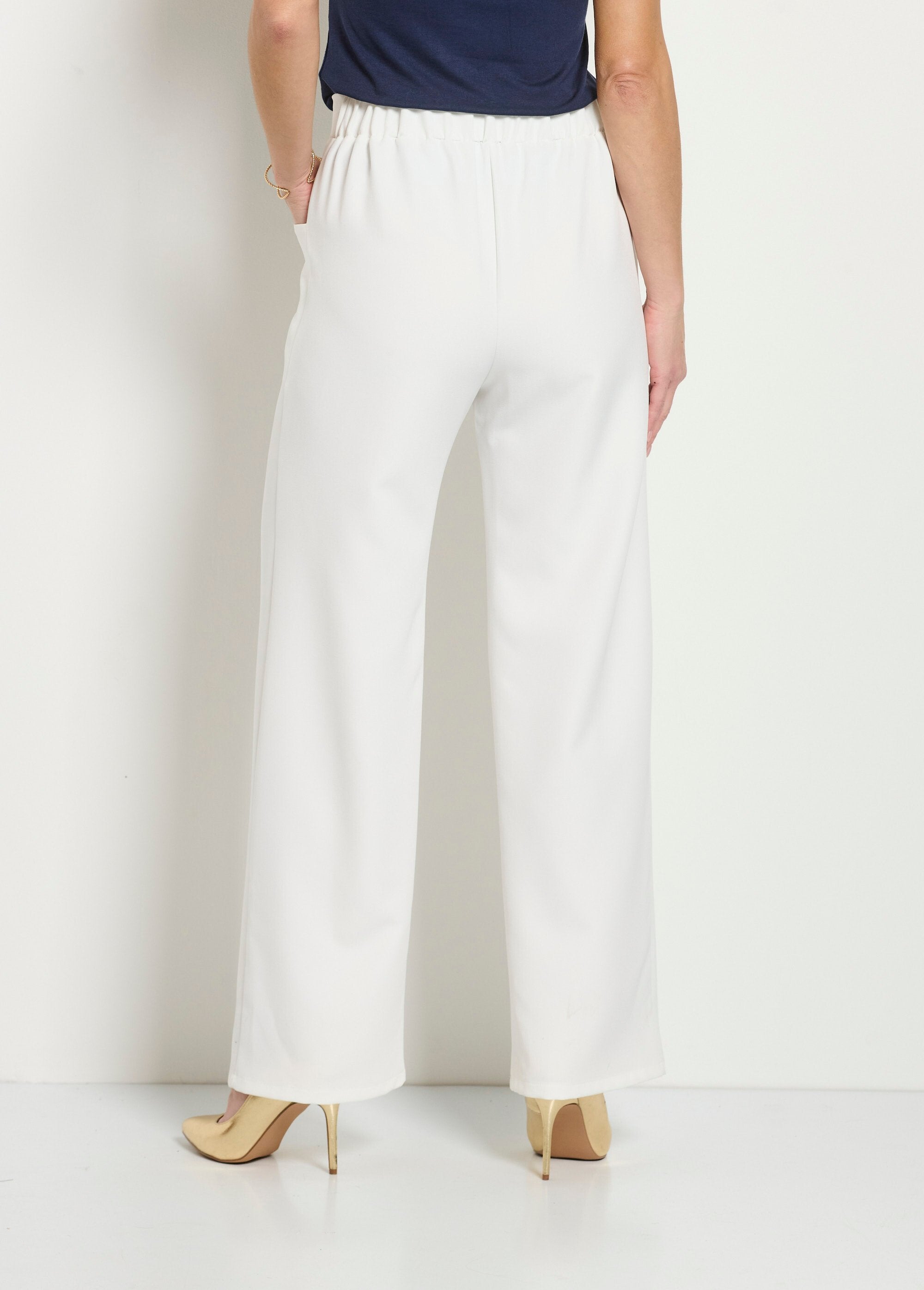 Pantalón_efecto_puente_con_cinturilla_elástica_en_la_espalda_Blanco,_Blanca_DO1_slim