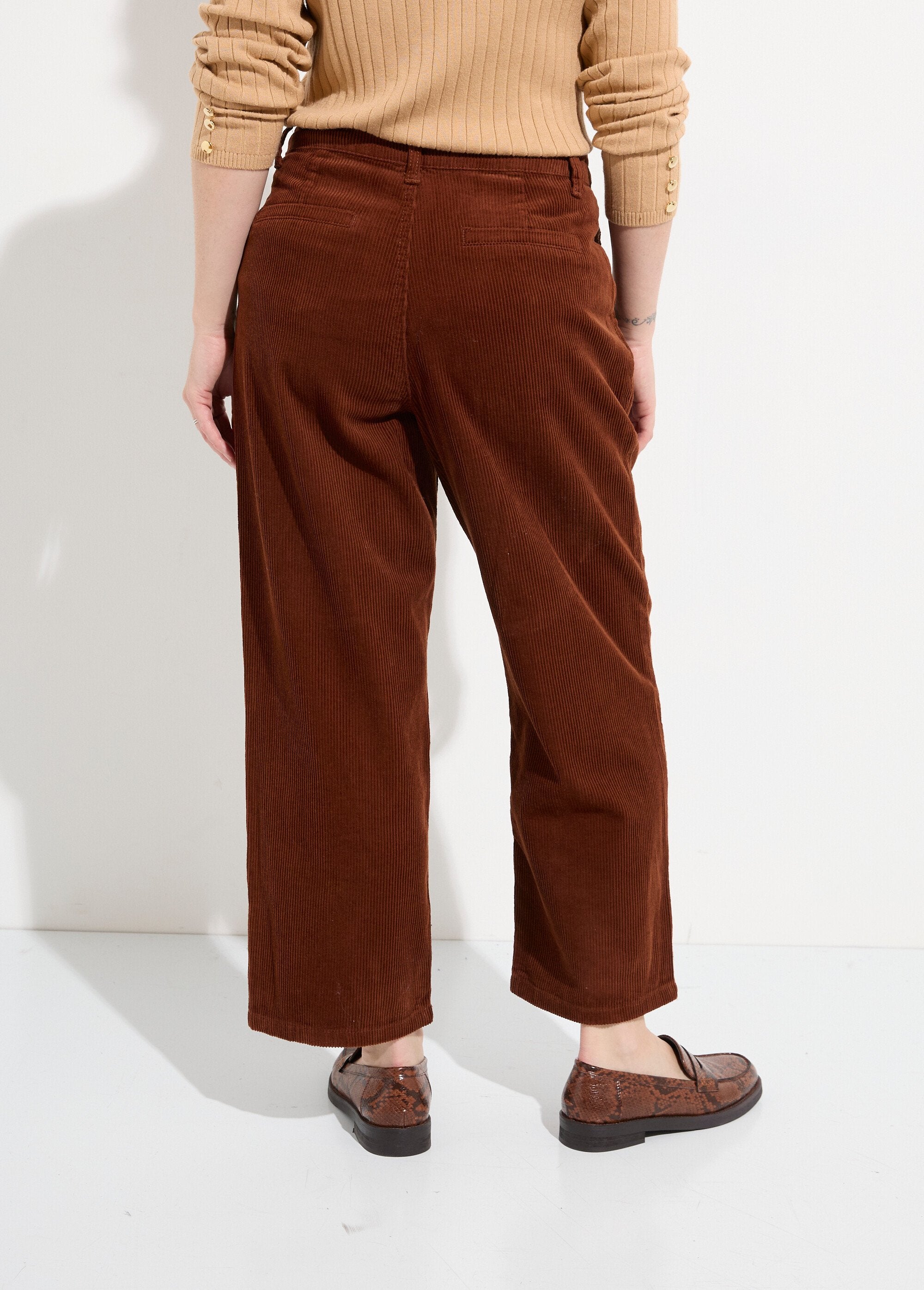 Pantalon_large_velours,_spécial_PETITE_Marron_DO1_slim