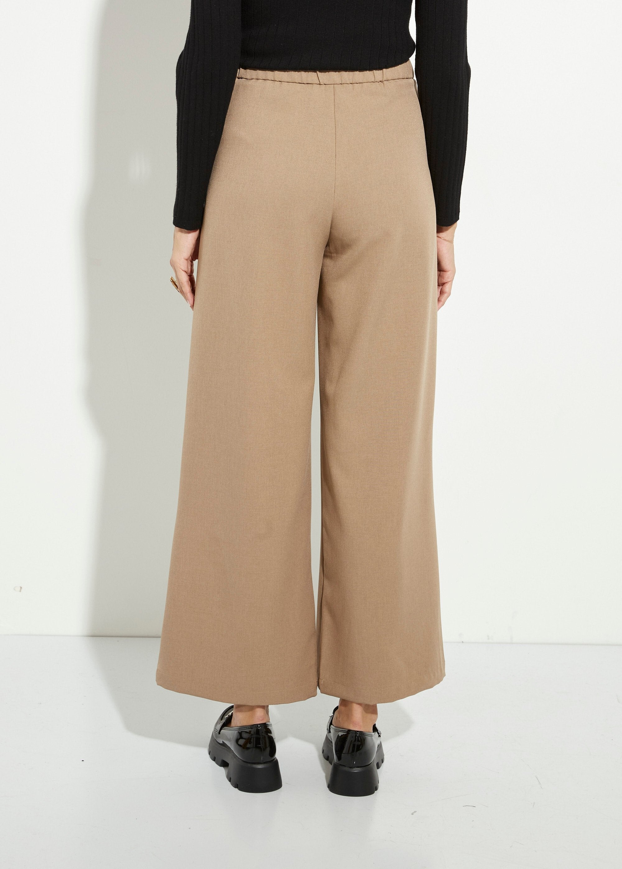 Pantalones_elásticos_fluidos_de_sastrería_Beige_DO1_slim