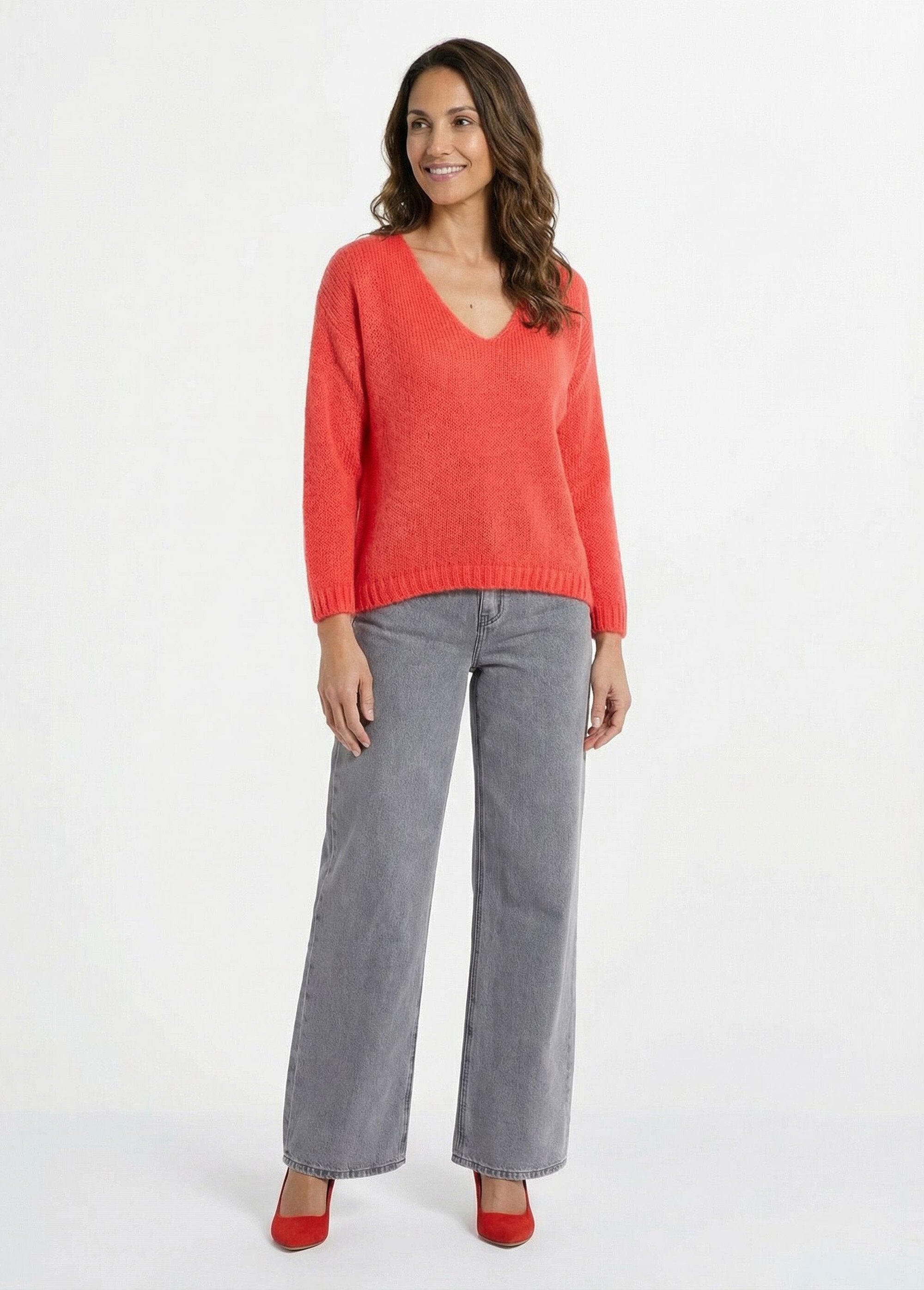 Suéter_de_punto_cálido_con_cuello_en_V_y_mohair_Coral_SF1_slim