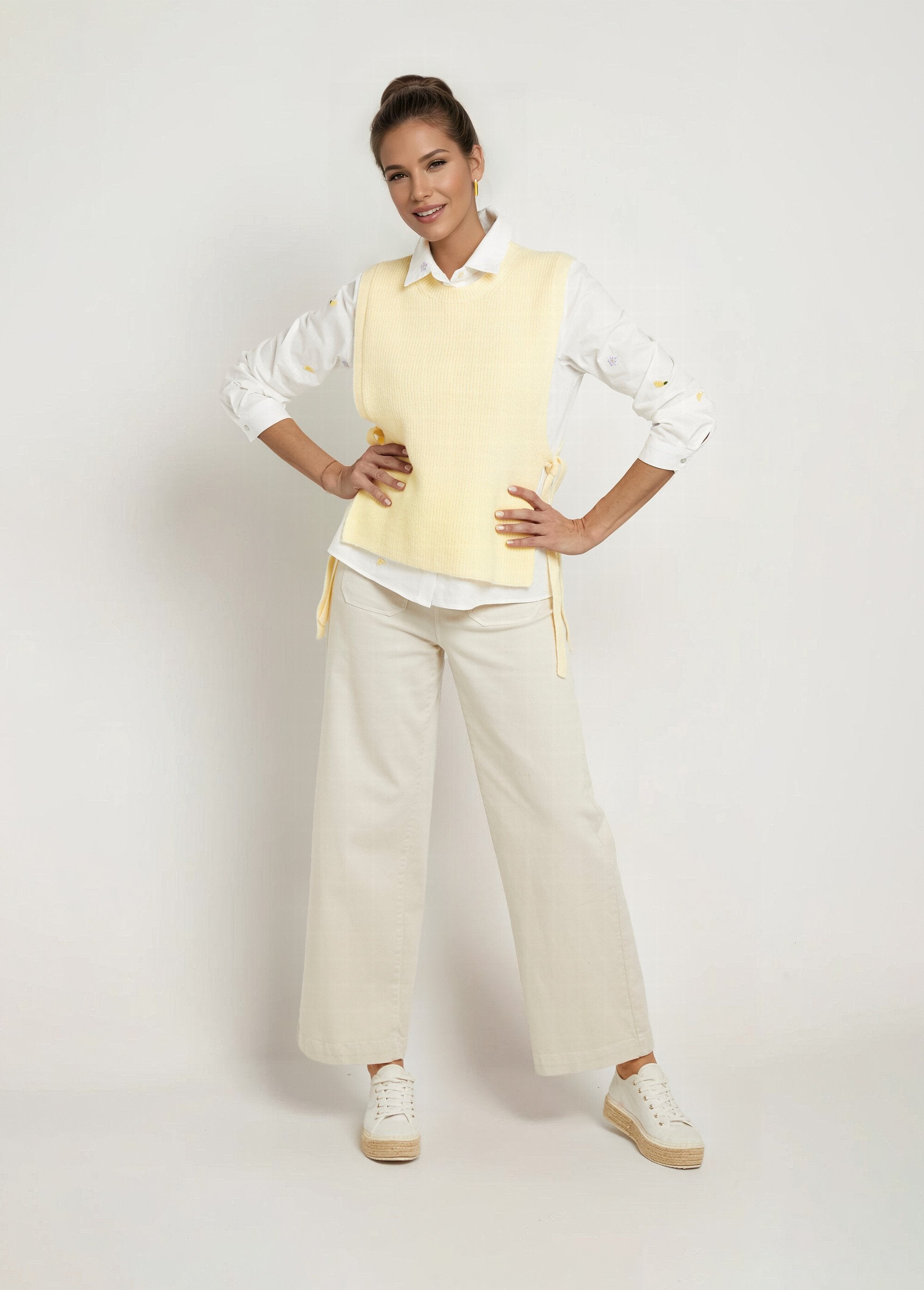 Suéter_sin_mangas_con_lazo_lateral_Amarillo_claro_SF1_slim