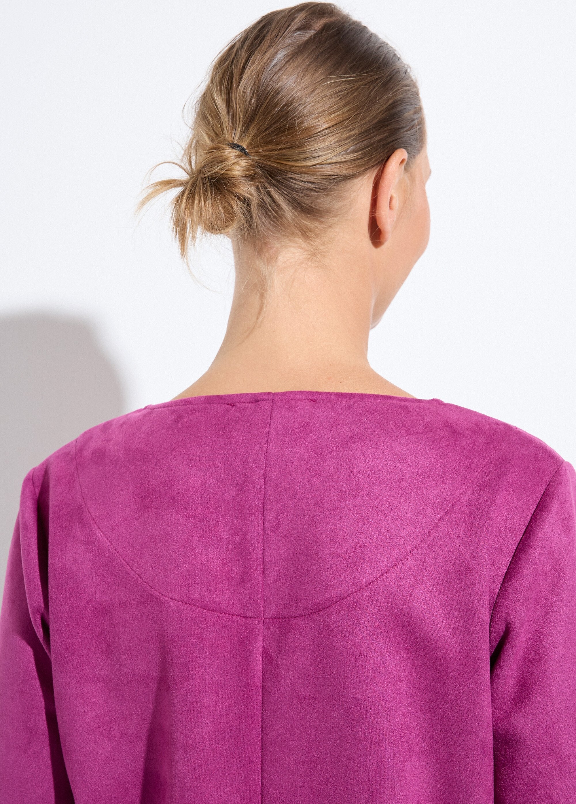 Vestido_corto_holgado_en_tejido_ante_liso_Cassis_DE2_slim