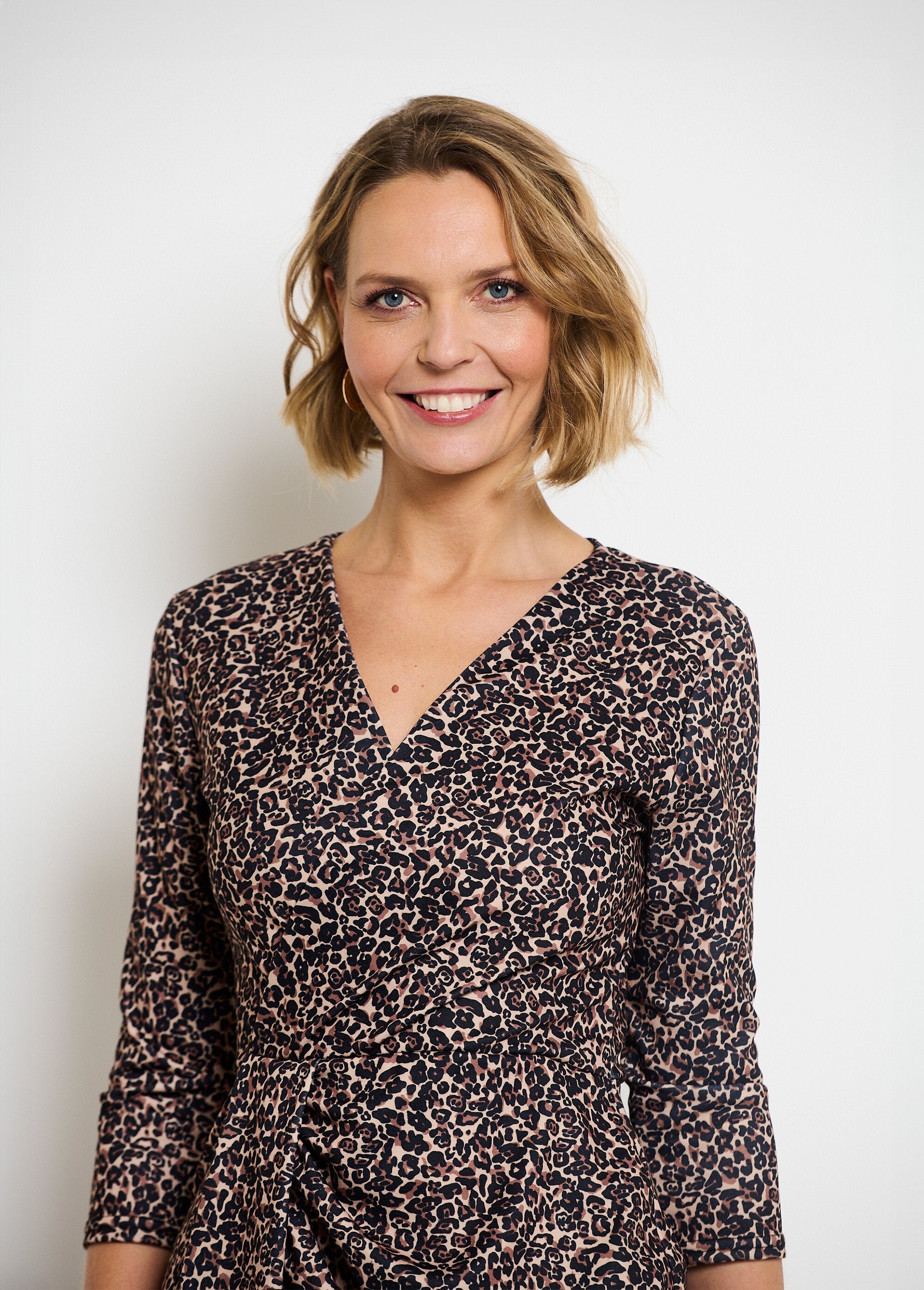 Vestido_cruzado_efecto_cartera_Animal_DE1_slim