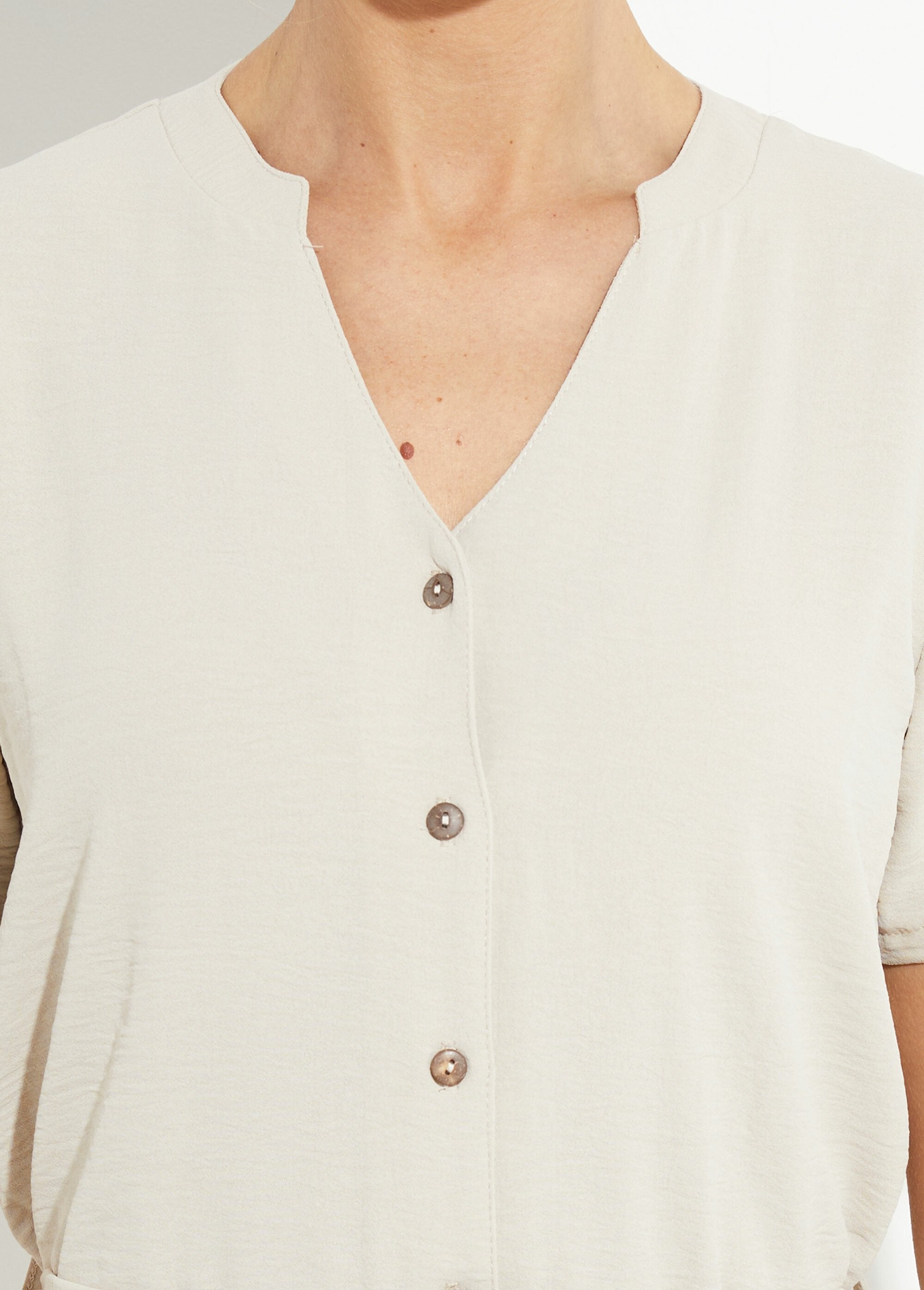 Vestido_camisero_de_crepe,_estilo_étnico_Beige_DE1_slim