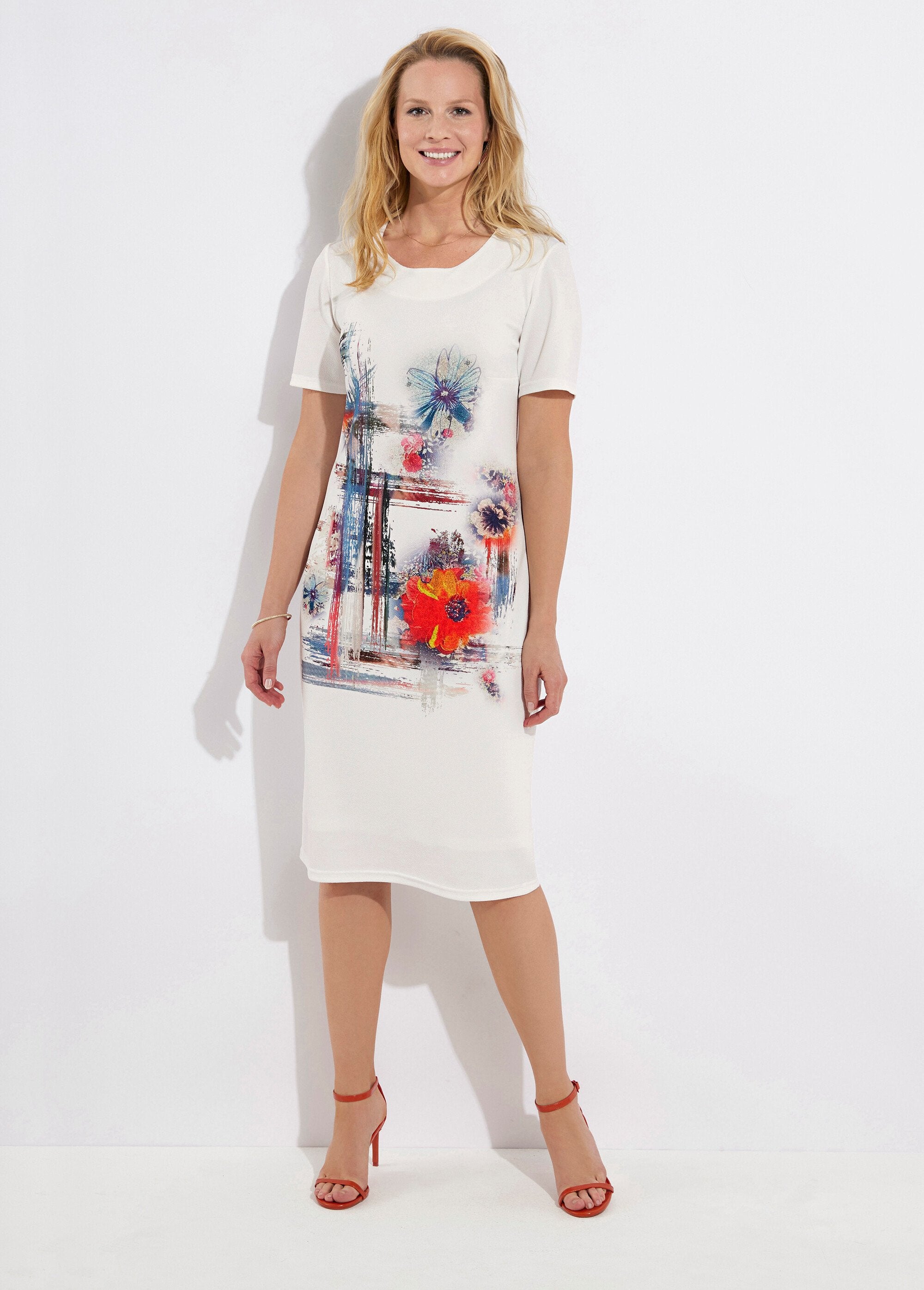 Vestido_recto_de_punto_con_motivos_estampados_fondo_natural_FA1_slim