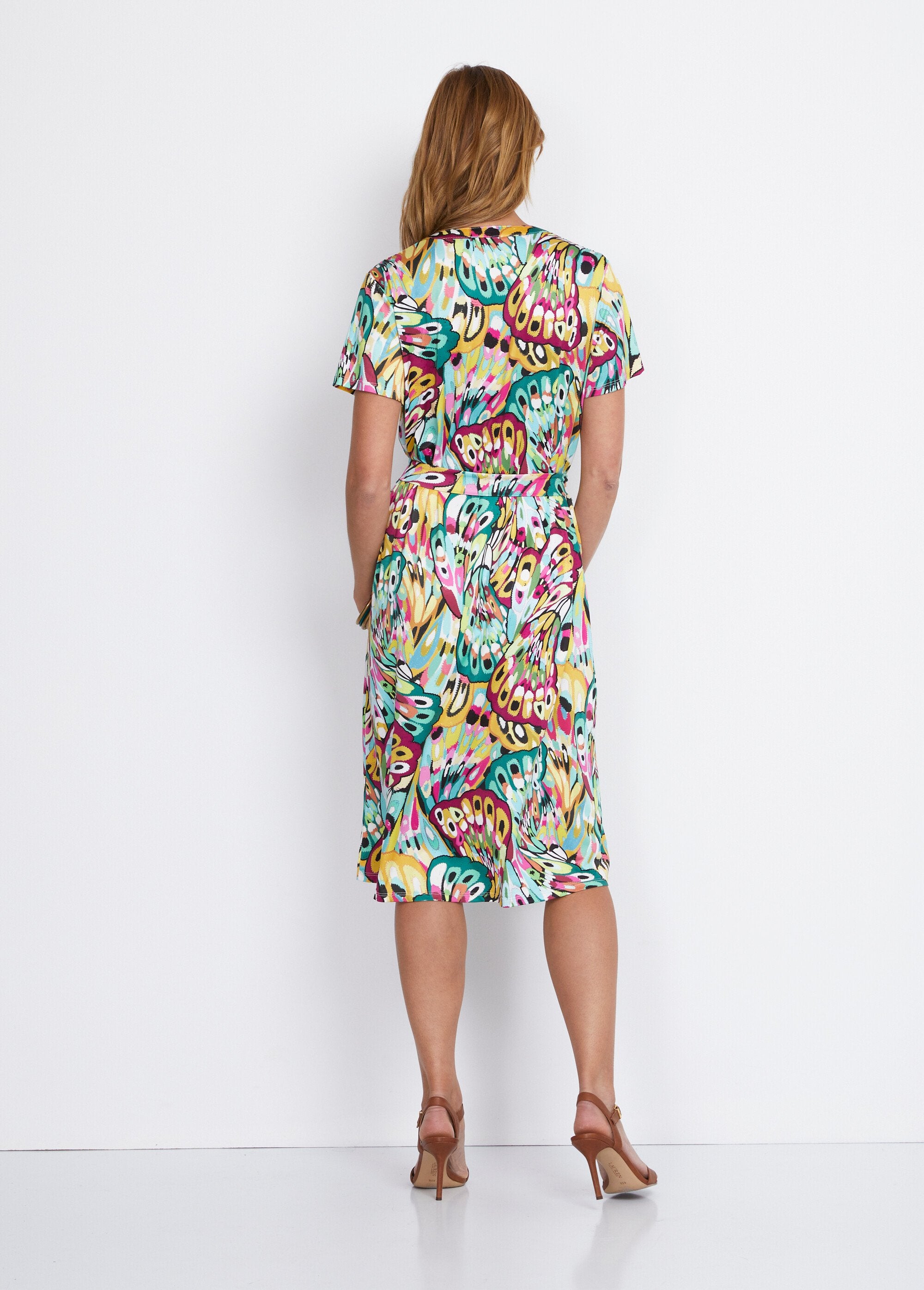 Vestido_túnica_corto_estampado_con_cuello_en_V_verde_y_rosa_DO1_slim