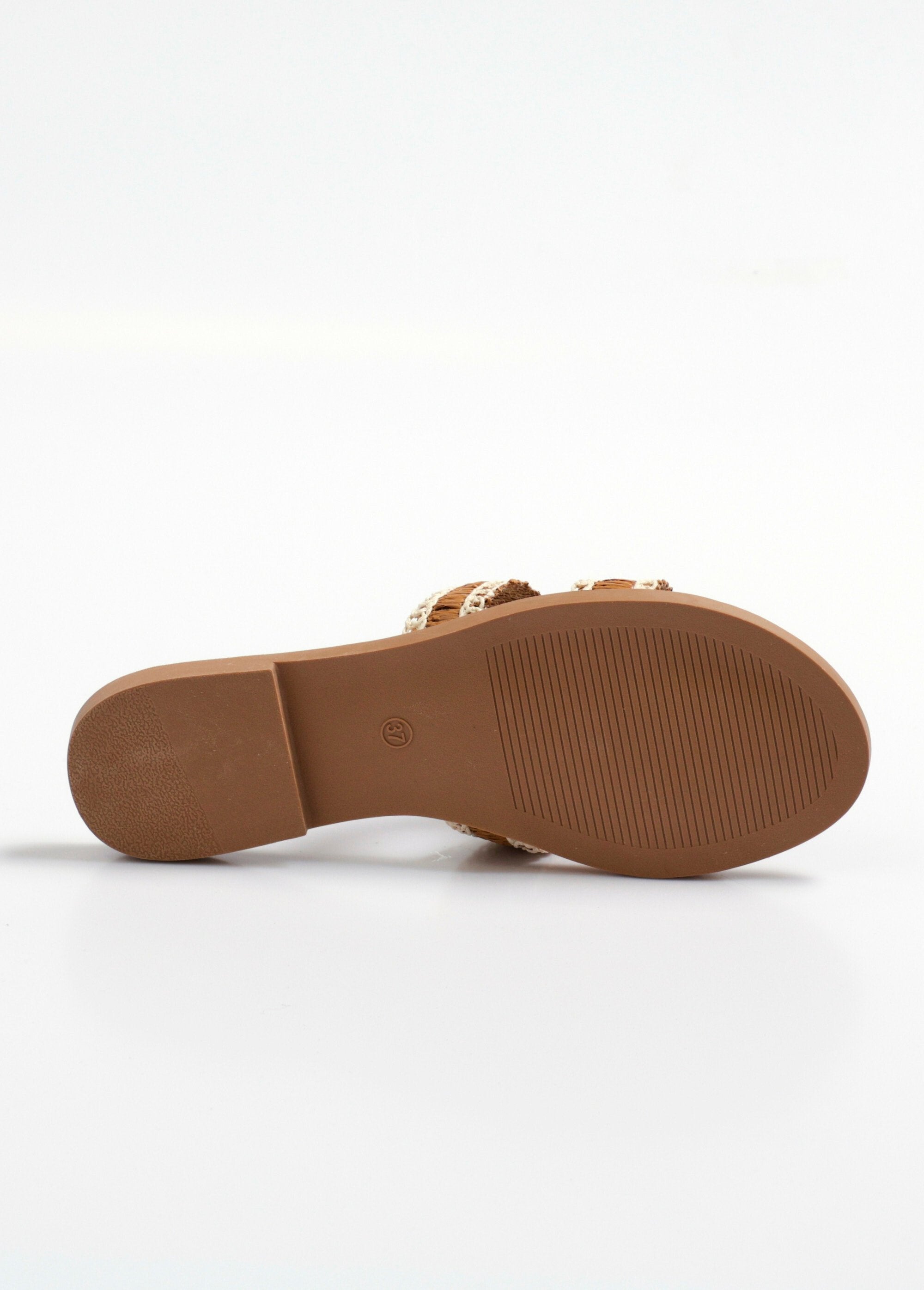 Sandalias_planas_estilo_mule_de_paja_étnica_camello_UN1_slim