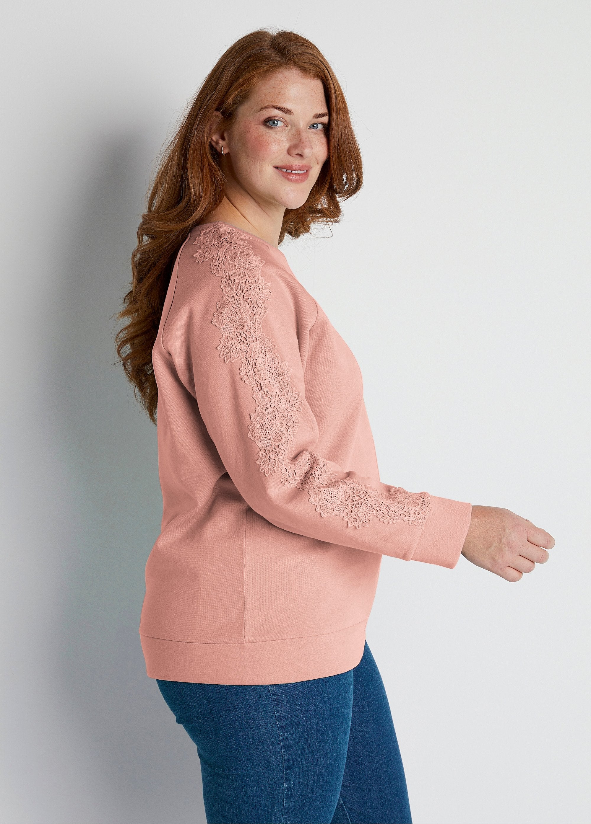 Sudadera_de_punto_con_cuello_redondo_y_encaje_Rosa_FA2_curvy