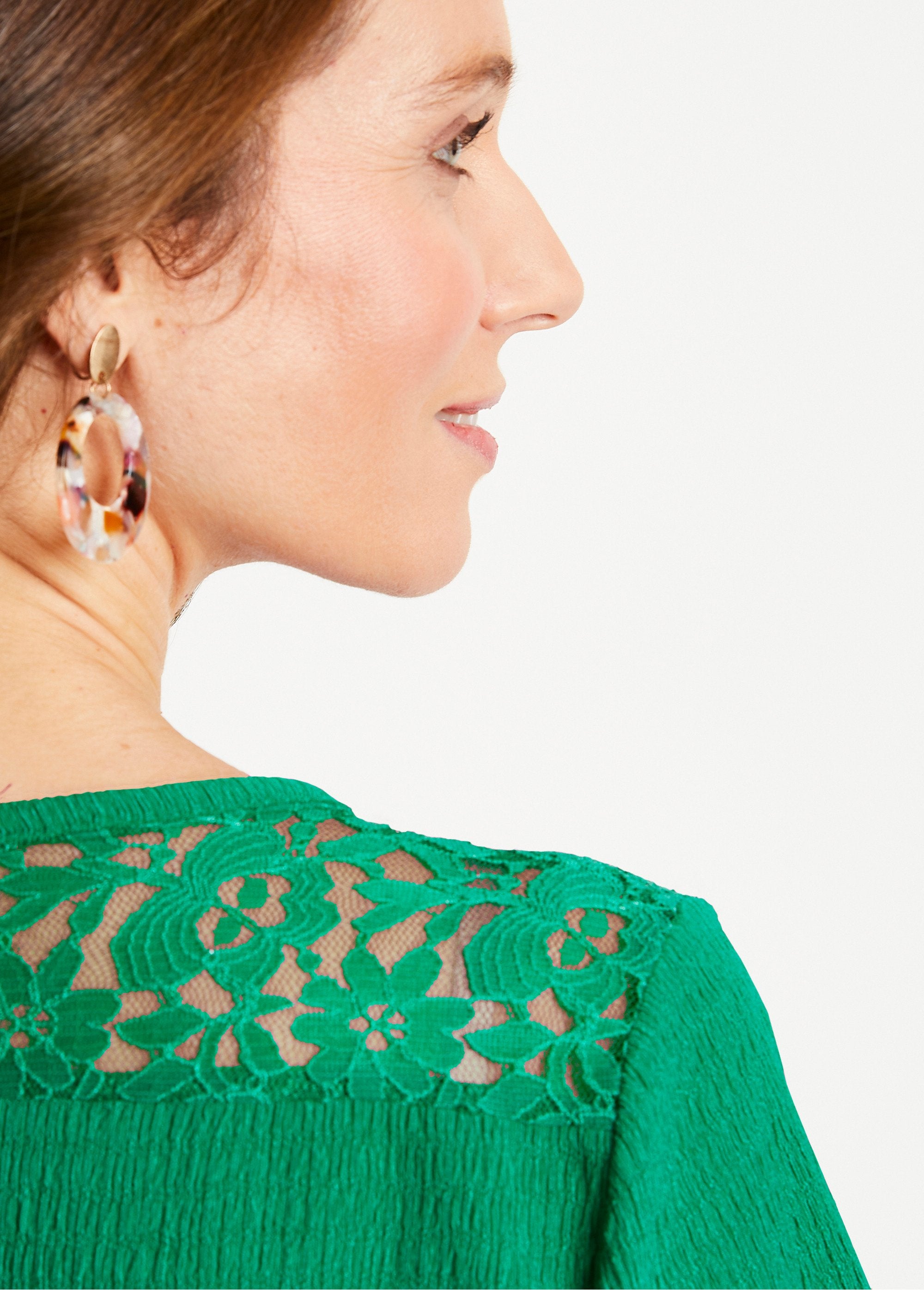 Camiseta_corta_de_encaje_Verde_DE2_slim