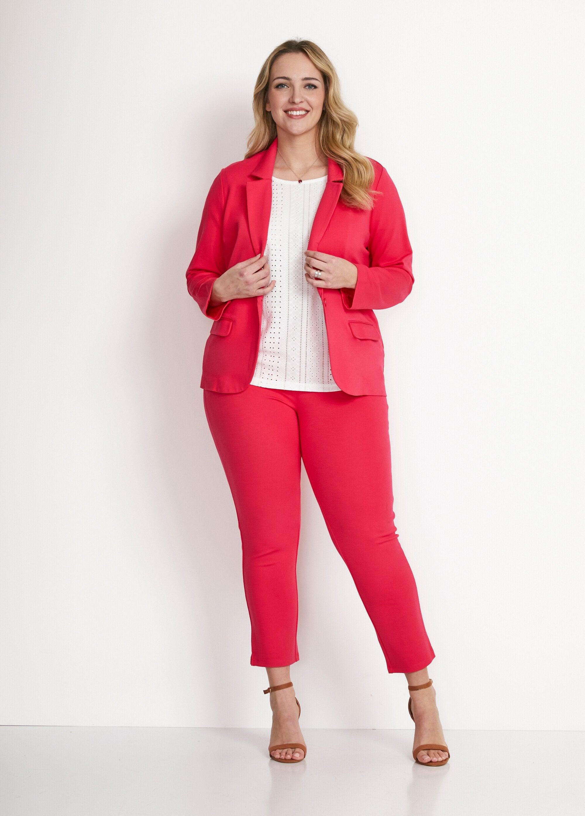 Chaqueta_recta_con_botones_en_punto_Milano_liso_Rosa_SF1_curvy