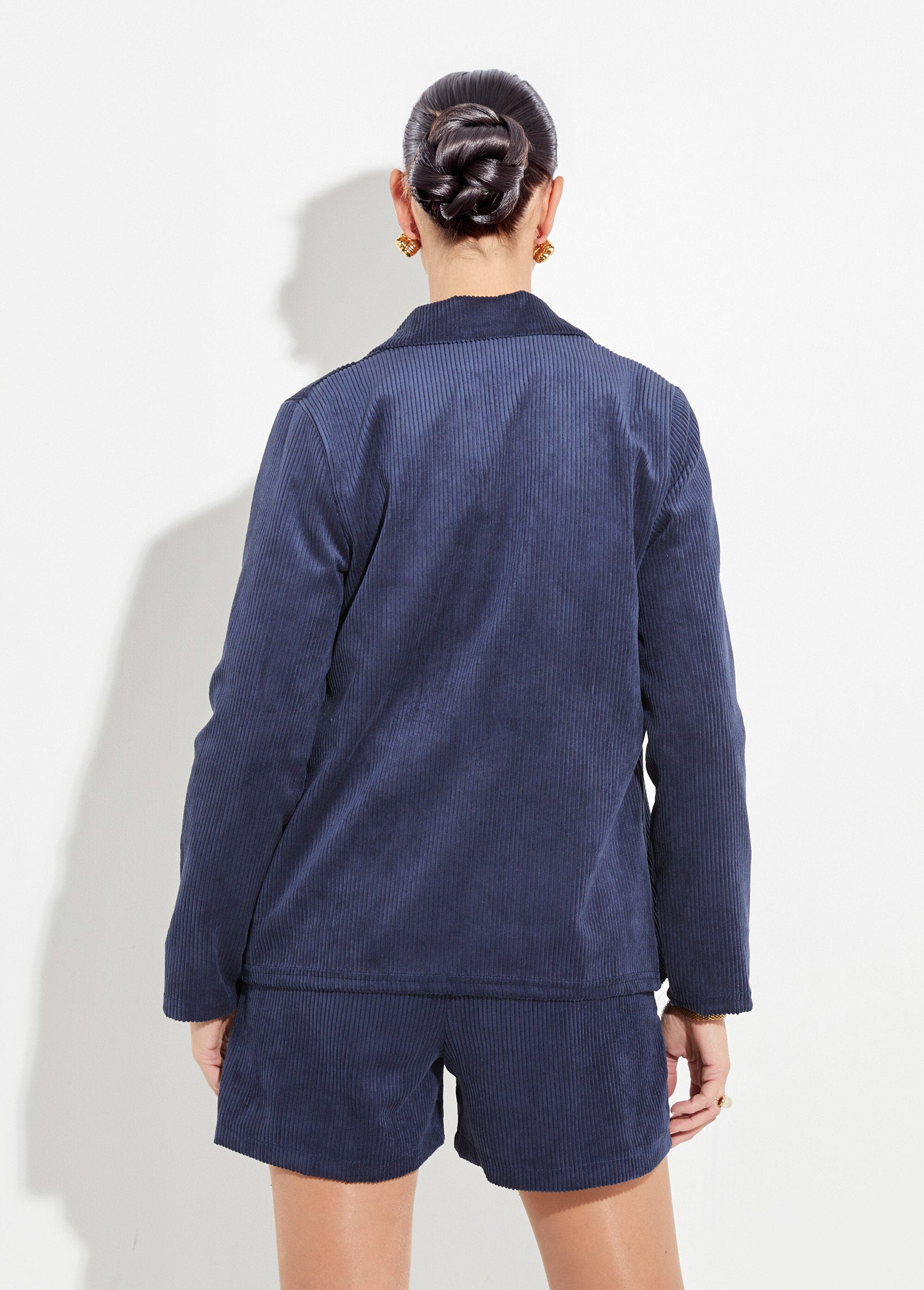 Chaqueta_de_pana_de_cintura_ancha,_cuello_sastre_Marina_DO1_slim