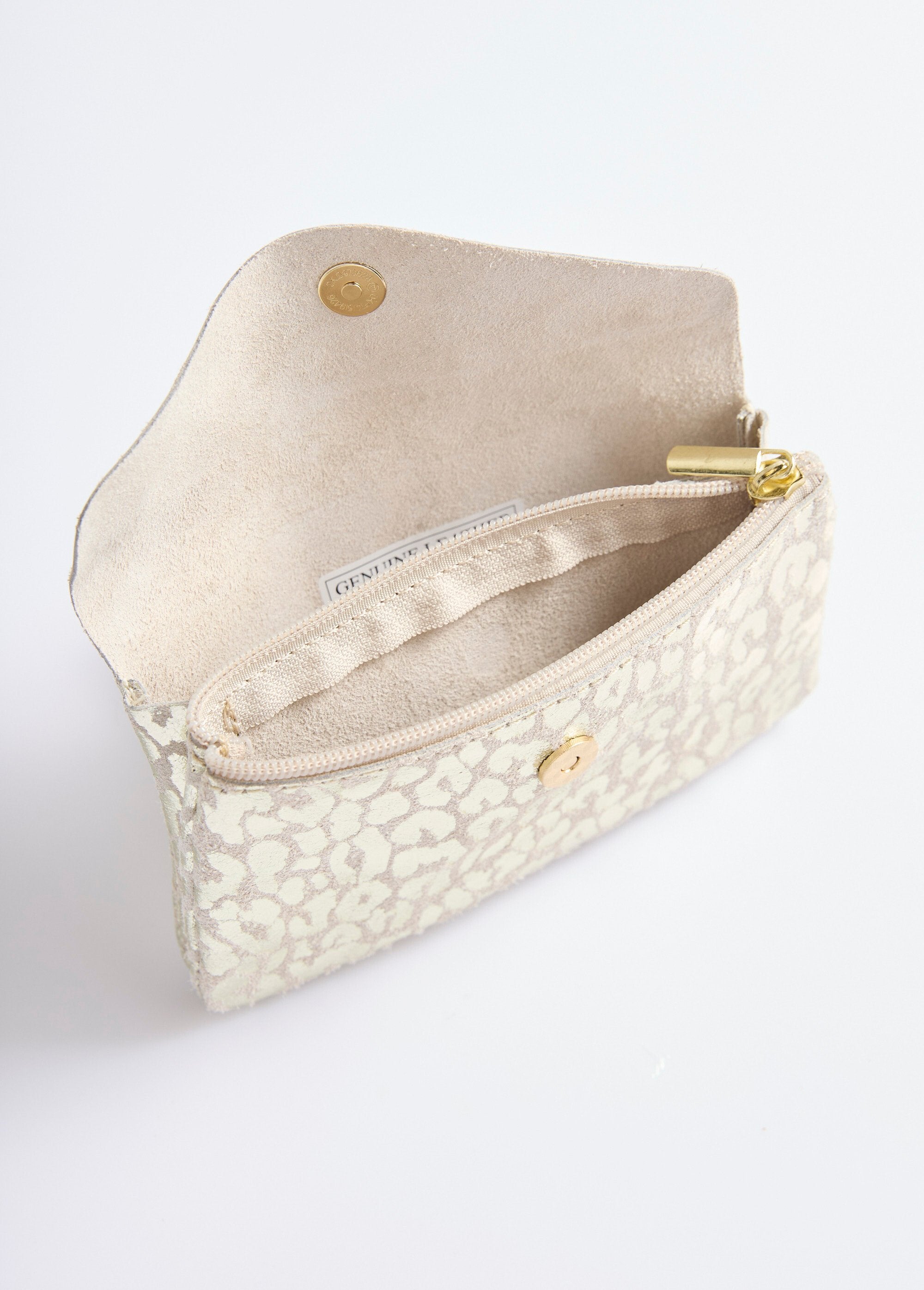 Cartera_pequeña_de_piel_con_estampado_de_leopardo_Dorado_DE1_slim