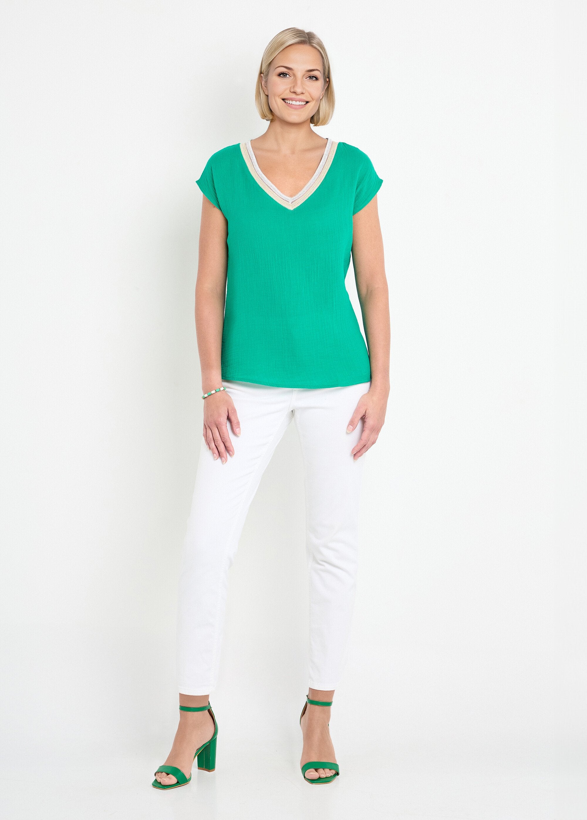 Blusa_de_gasa_de_algodón_con_trenza_en_escote_en_pico_Verde_SF1_slim
