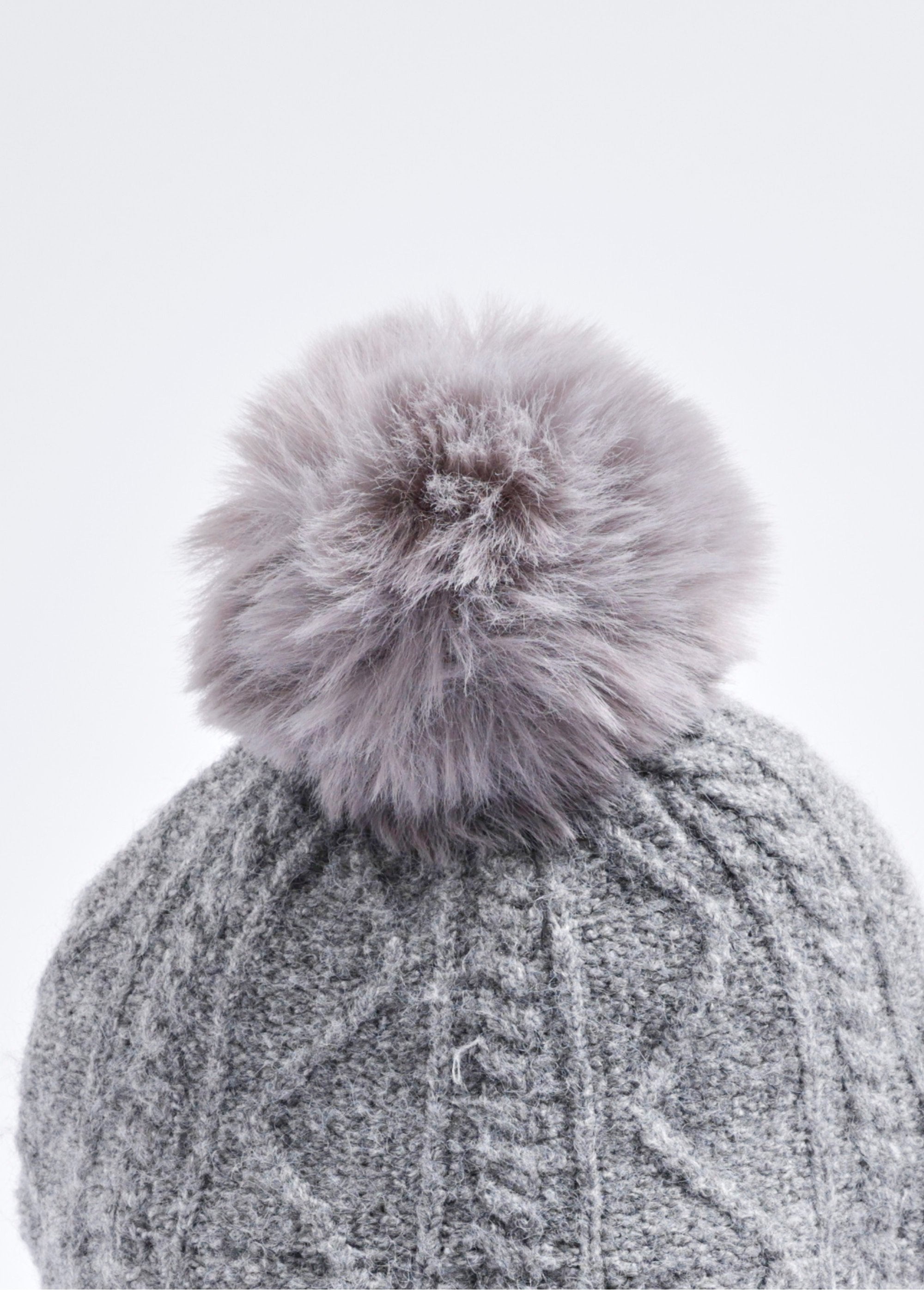 Gorro_de_lana_acanalada_con_pompón_Gris_claro_DE2_slim