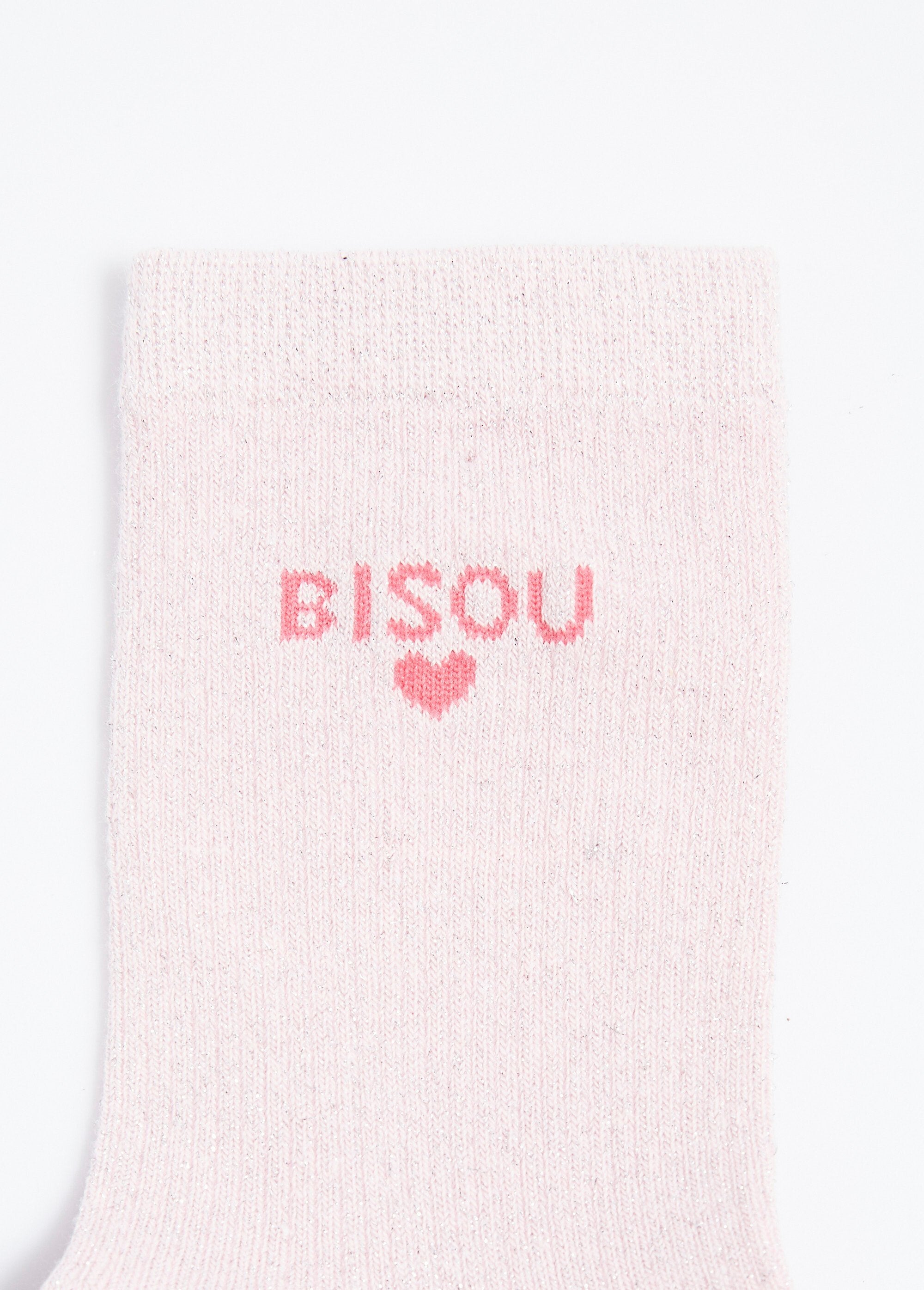 Calcetines_de_hilo_metalizado_con_mensaje_KISS_rosa_claro_DE2_slim