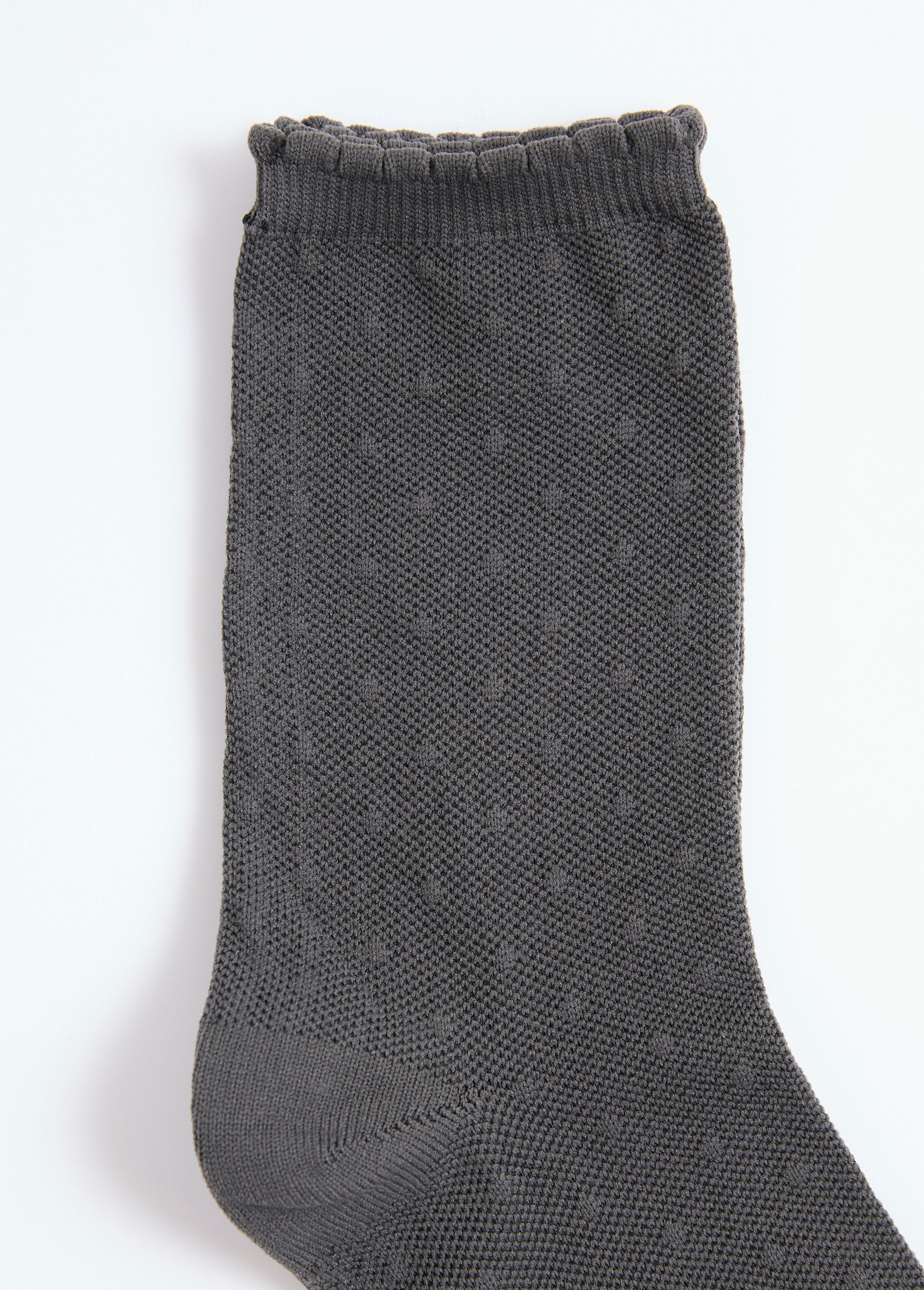 Chaussettes_fines_avec_motifs_assortis_Noir_et_gris_DE2_slim