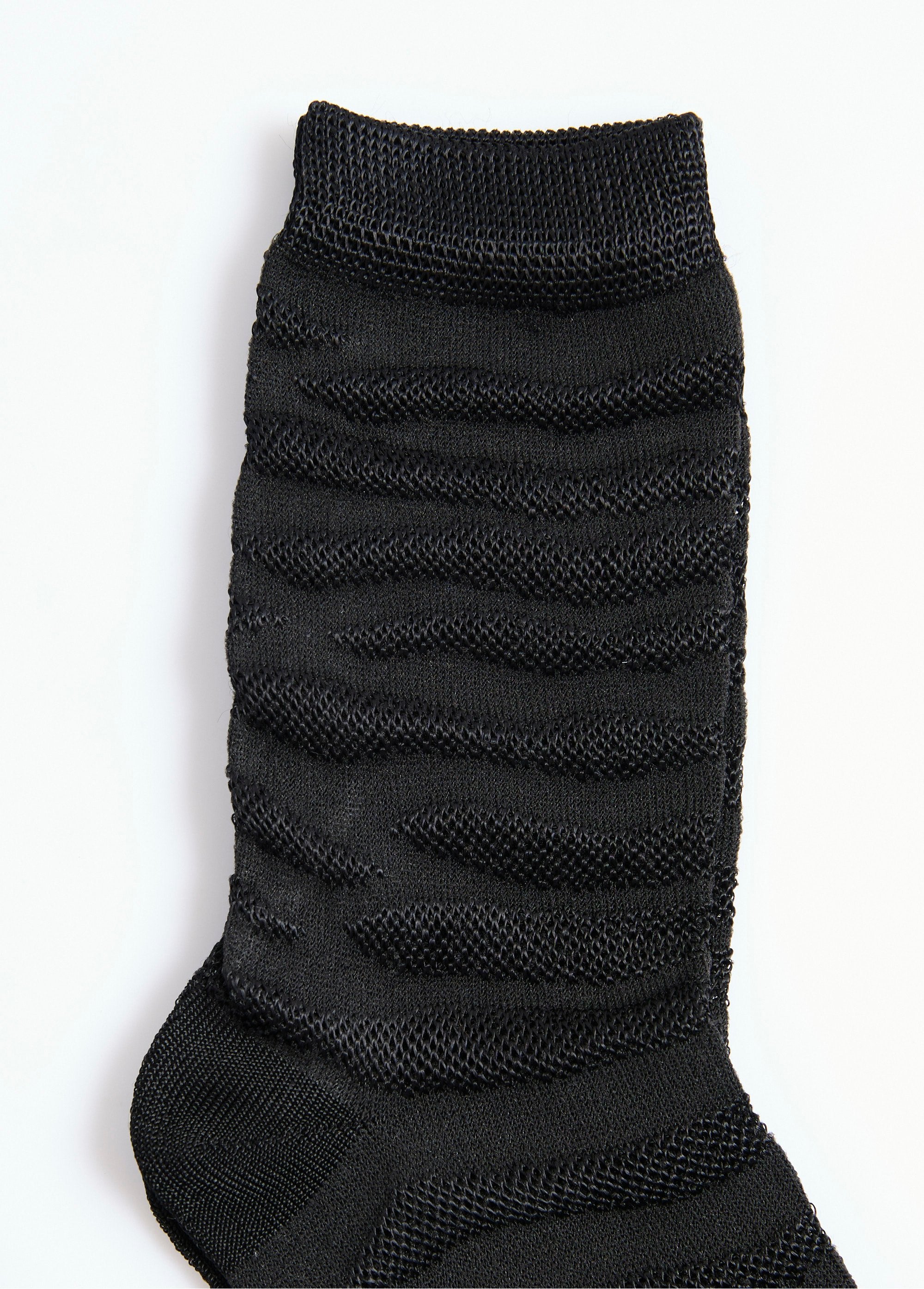 Chaussettes_fines_avec_motifs_assortis_Noir_et_gris_DE3_slim