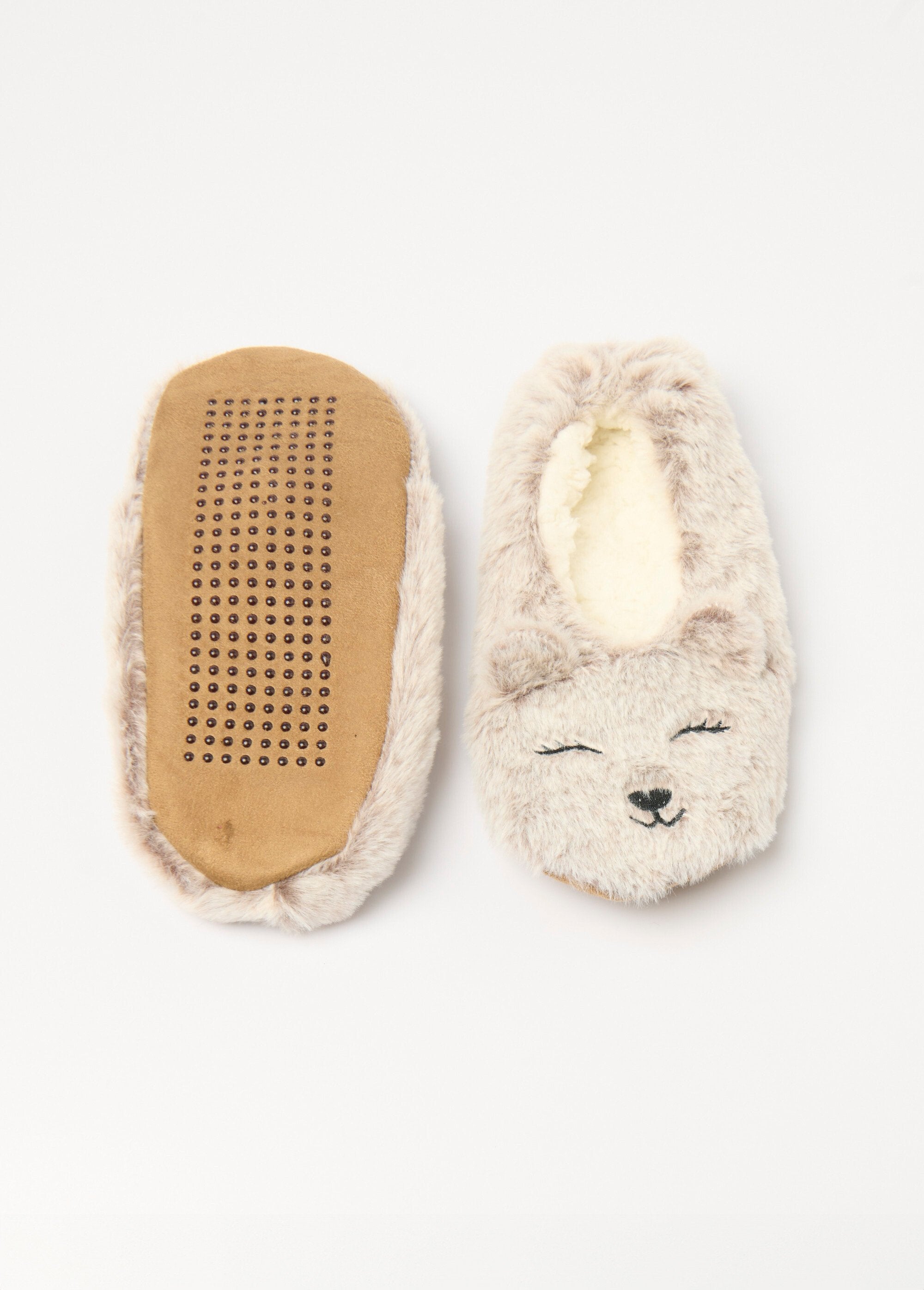 Pantuflas_cálidas_de_piel_sintética_de_animal_Beige_OV1_slim