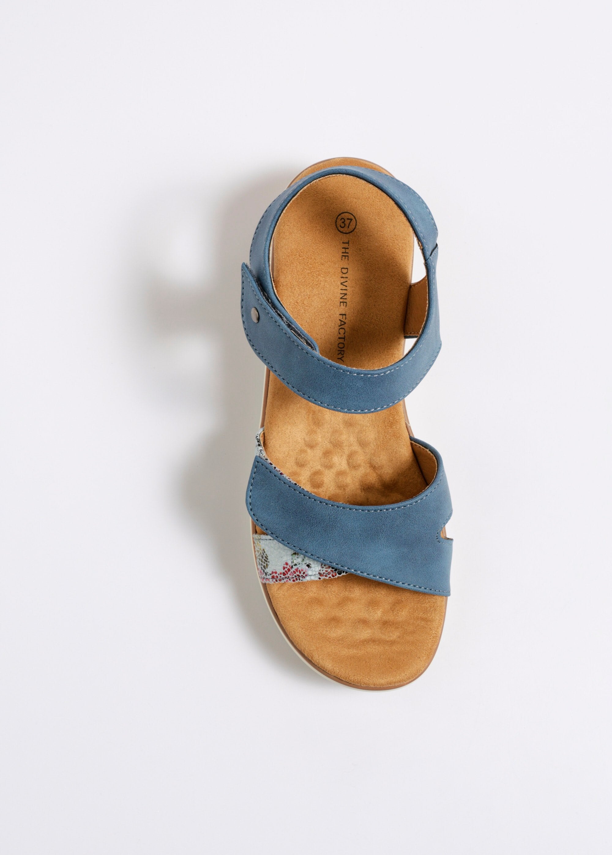 Sandalias_de_cuña_de_ante_y_corcho_Marina_OV1_slim