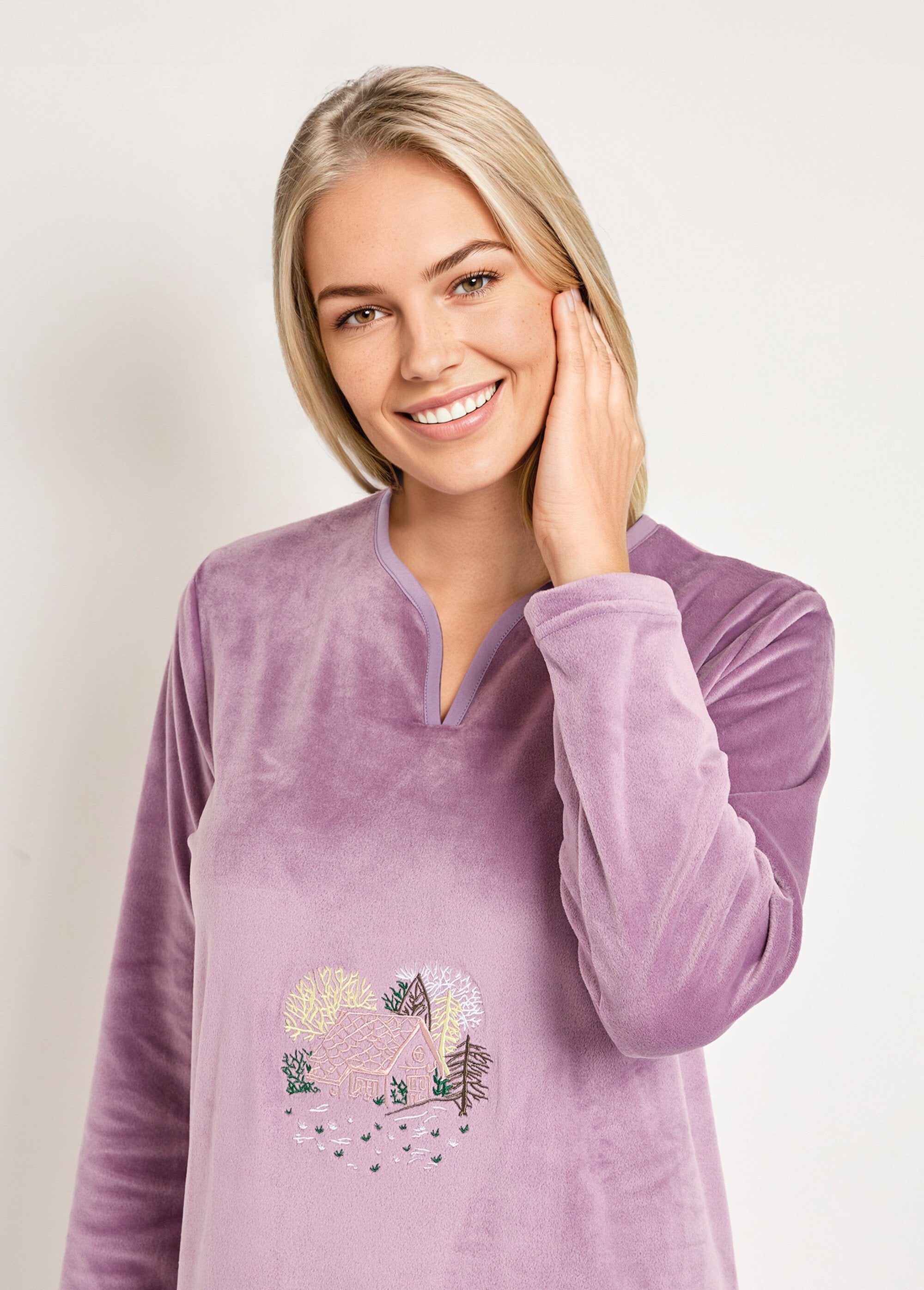 Camisón_de_polar_bordado_de_longitud_media_Violín_DE1_slim