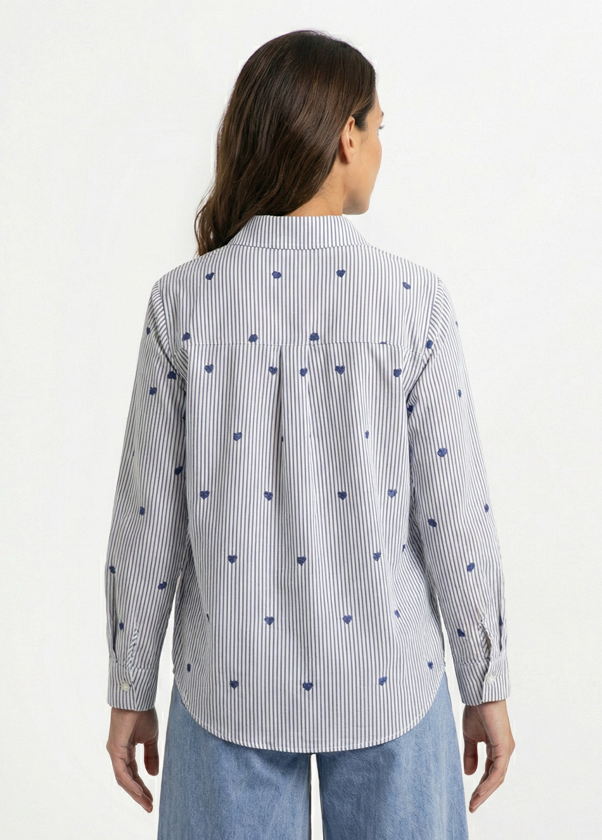 Blusa_de_rayas_con_bordado_de_corazón_Azul_DO1_slim