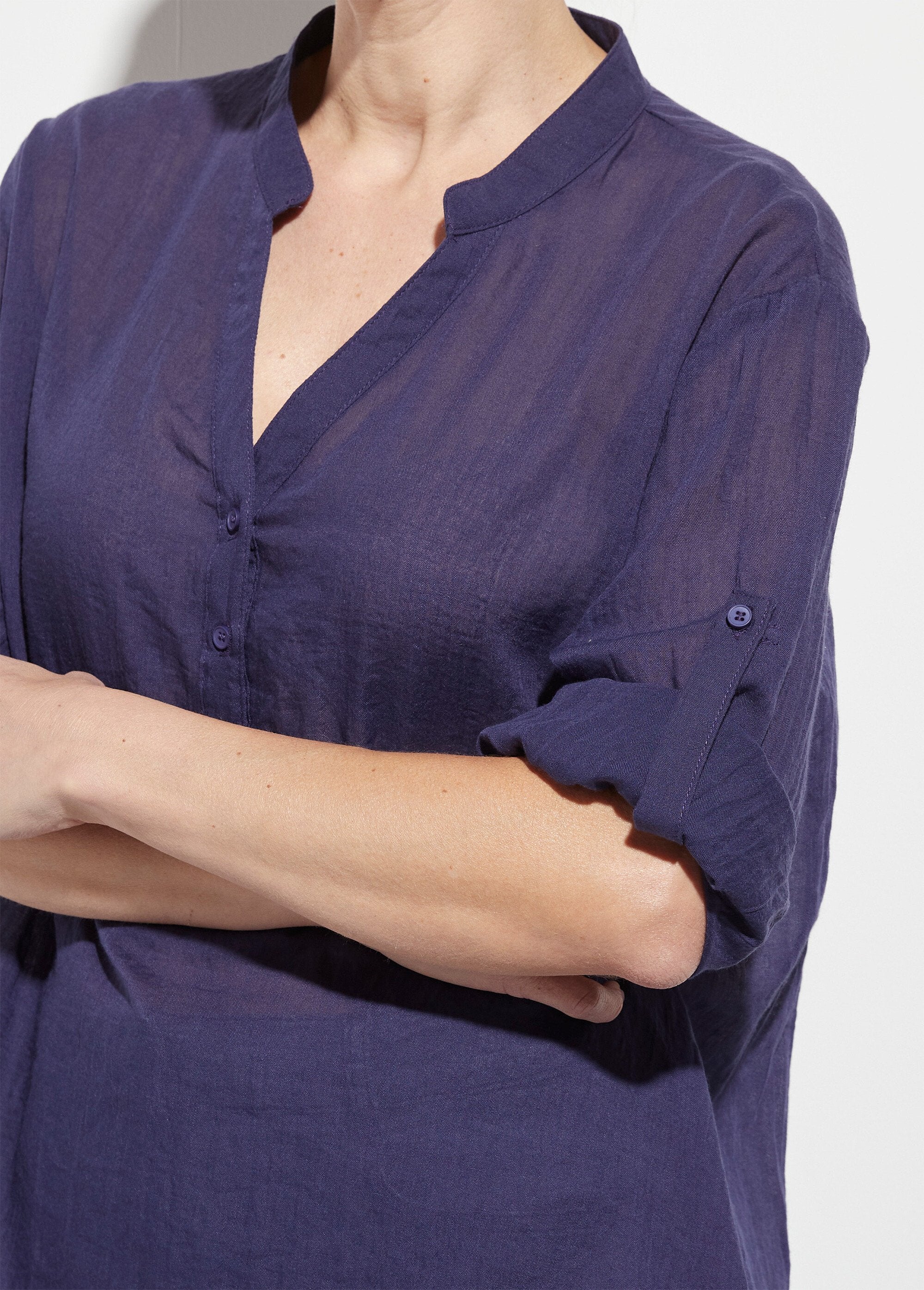 Blusa_holgada_de_cuello_tunecino_de_voile_de_algodón_Marina_DE1_slim