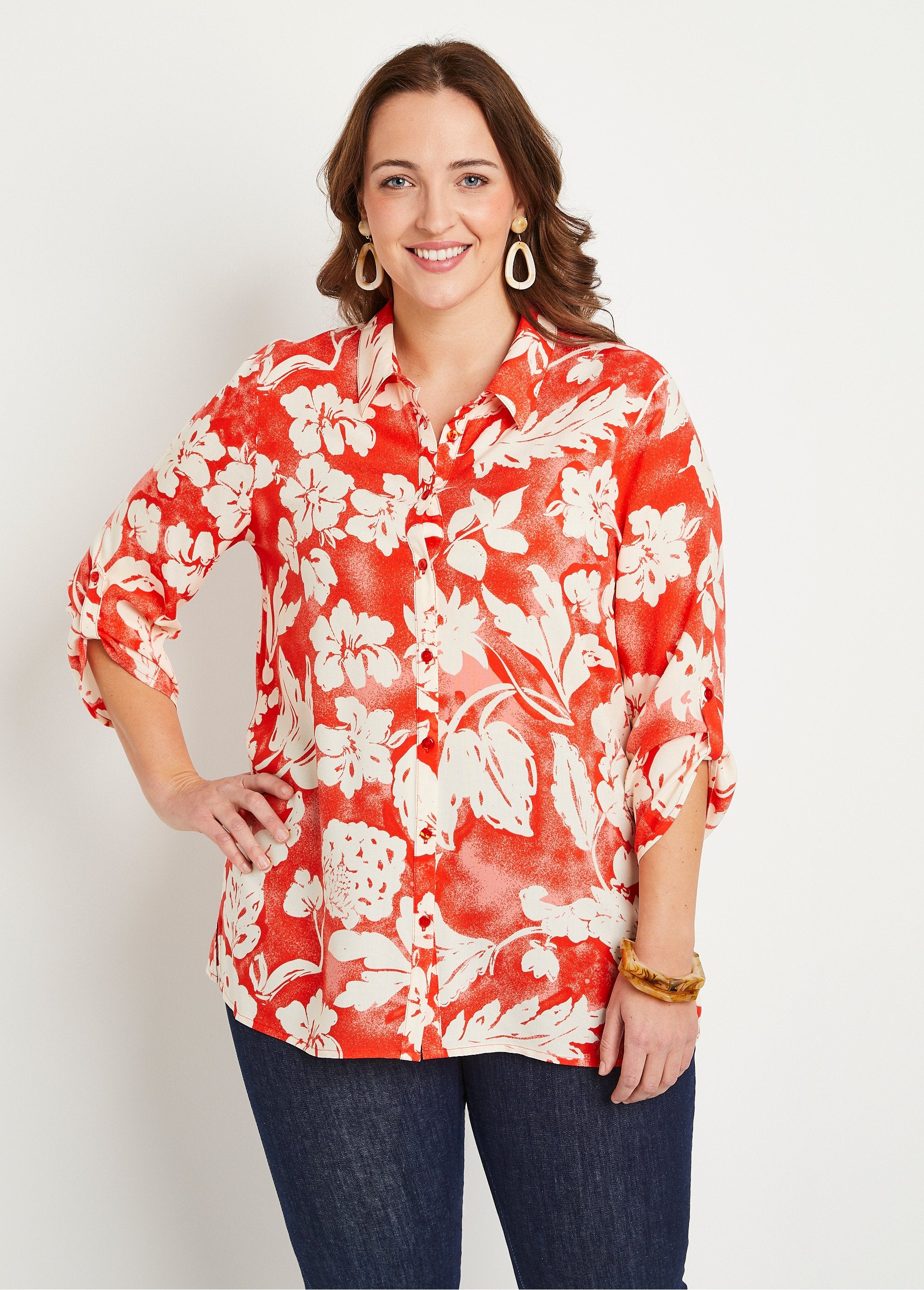 Blusa_holgada_larga_de_flores_rojo_y_blanco_FA1_curvy