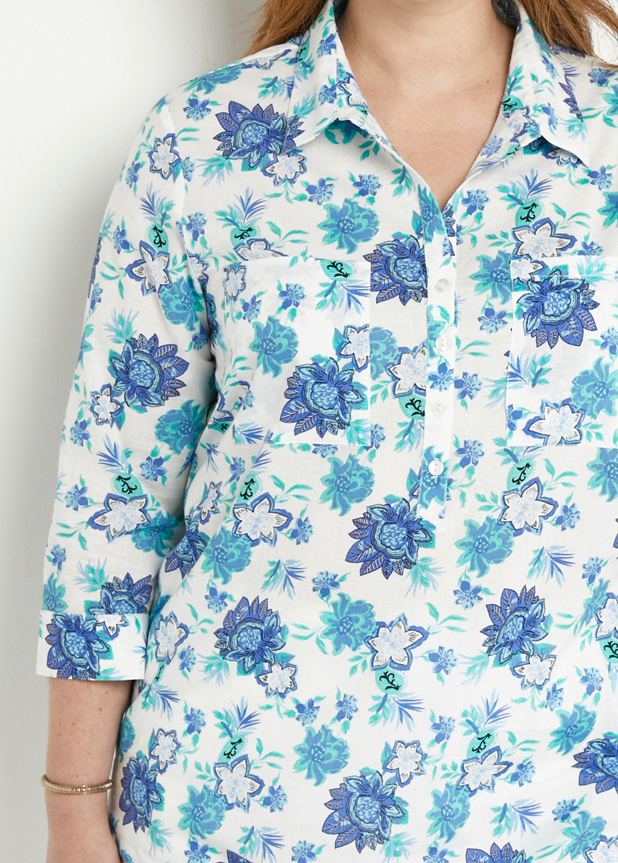 Blusa_larga_de_algodón_con_botones_y_estampado_floral_Plano_DE1_curvy